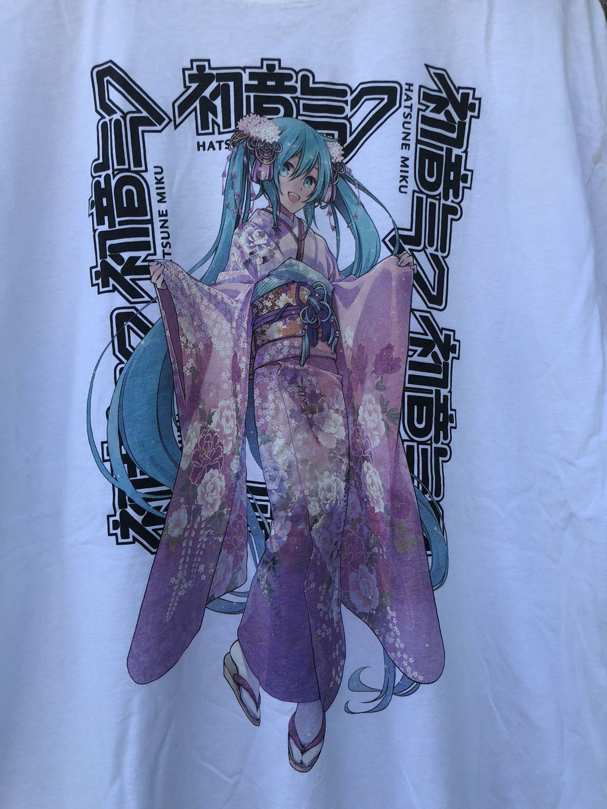 Anime Vintage Y2K Anime Hatsune Miku Kimono Movie Tshirt Size US L / EU 52-54 / 3 - 4 Thumbnail