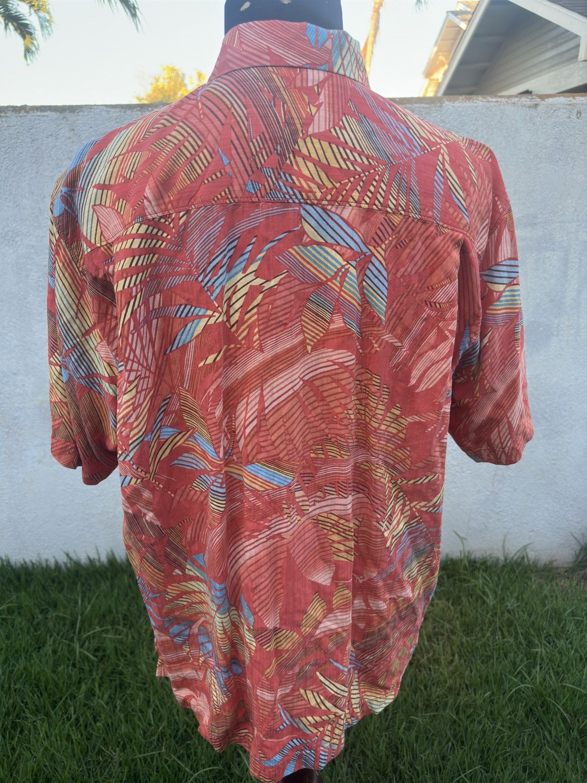Tommy Bahama PreOwned Tommy Bahama Red Silk Hawaiian Shirt Men's XL Size US XL / EU 56 / 4 - 2 Thumbnail