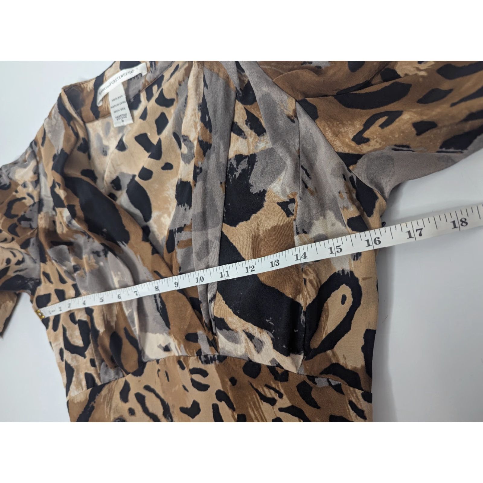 Diane von Furstenberg Diane von Furstenberg Sabine Silk Dress Animal Print Sheath Short Sleeve Size 4 Multicolor Leopard Dress Womens Size 27" / US 4 / IT 40 - 4 Thumbnail