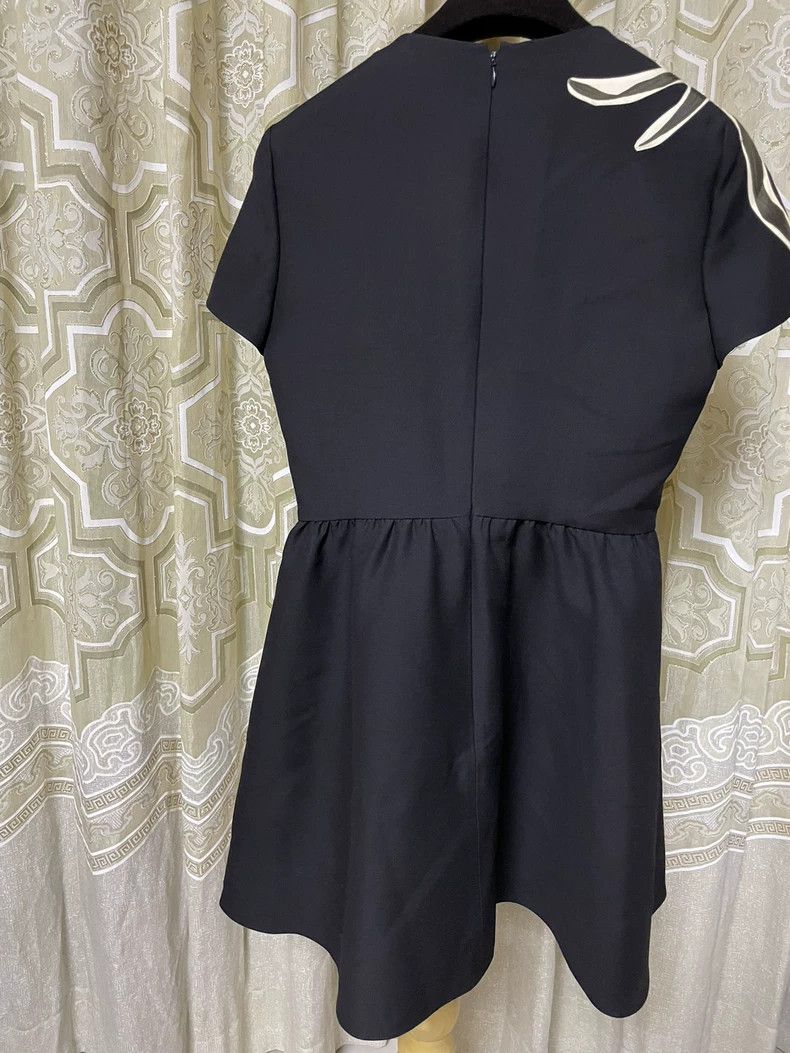 Valentino Valentino Classic little black dress Size M / US 6-8 / IT 42-44 - 2 Thumbnail