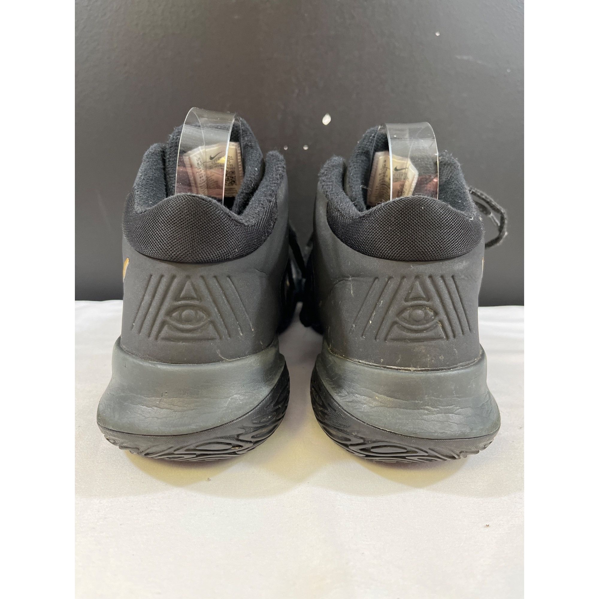 Nike Nike Kyrie Flytrap IV Men's Black Sneakers Size 8.5 SKU 6425 Size US 8.5 / EU 41-42 - 4 Thumbnail