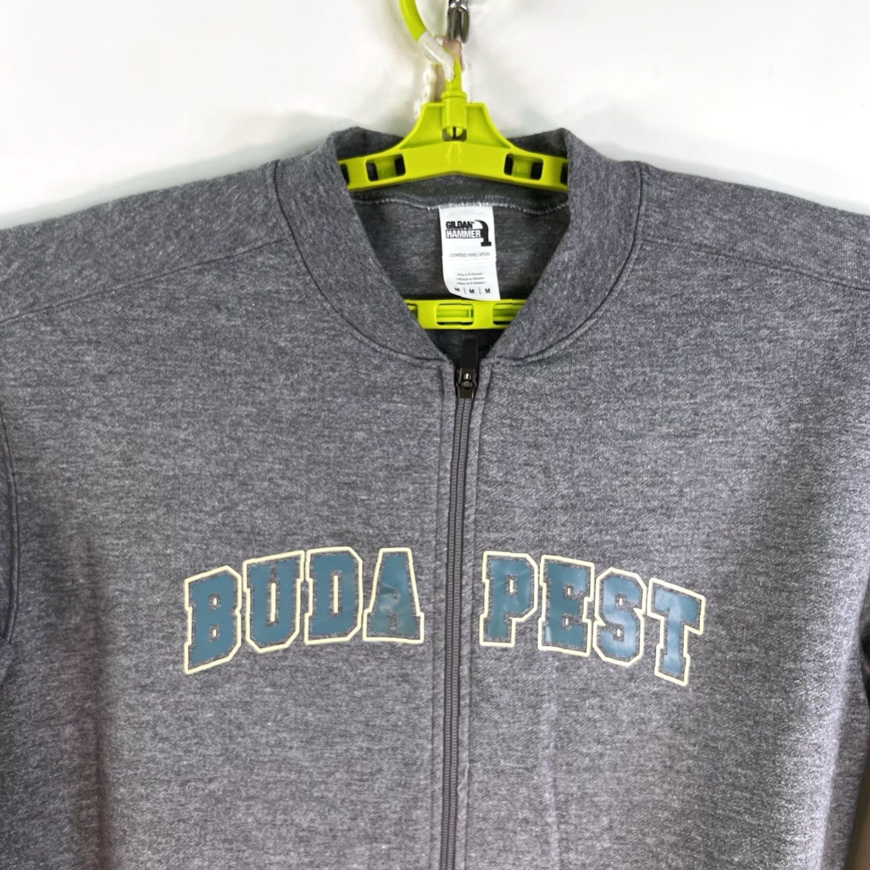 Gildan Budapest #73 Hoodie Mens M Gray Gildan Heavy Blend Graphic Print University Size US M / EU 48-50 / 2 - 3 Thumbnail