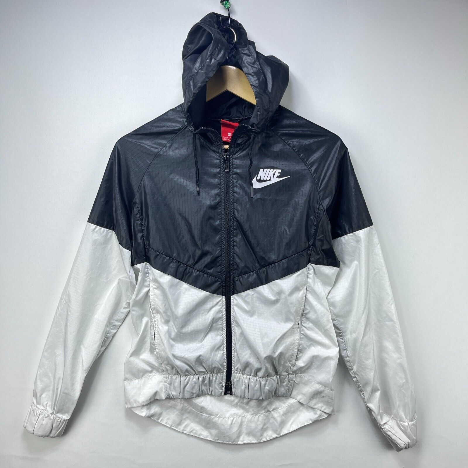 Nike × Vintage Vintage Y2K Nike Windbreaker Jacket Womens XS Size XS / US 0-2 / IT 36-38 - 1 Thumbnail