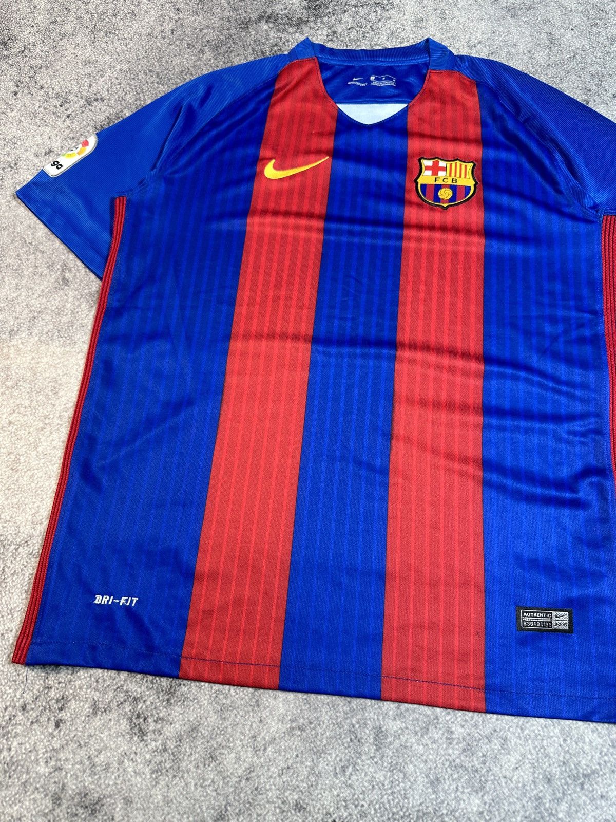 Nike Y2K Vintage Nike Barcelona Soccer Jersey Blokecore Style VTg Size US M / EU 48-50 / 2 - 3 Thumbnail