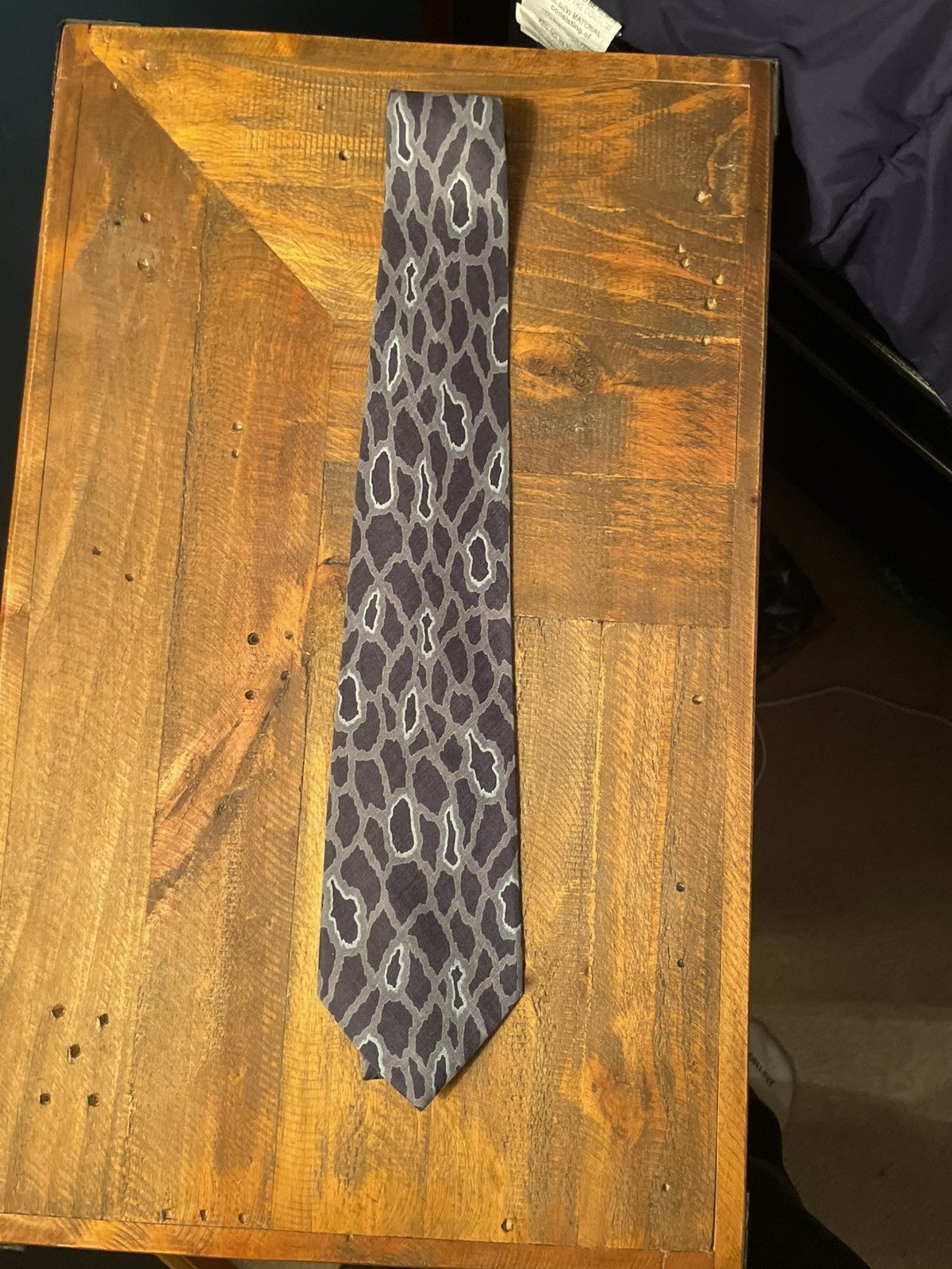 Giorgio Armani Vintage Giorgio Armani Cravatte Navy Abstract Animal Tie Size ONE SIZE - 1 Thumbnail