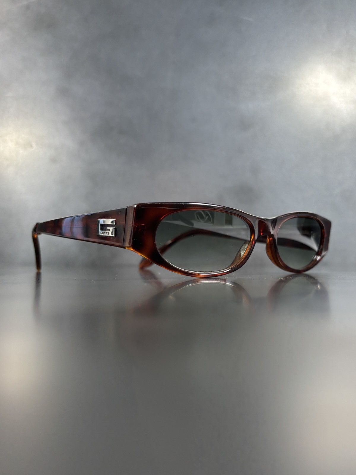 Y2K Gucci Sunglasses 2000s Vintage G Logo Mini 90s Cat Eye