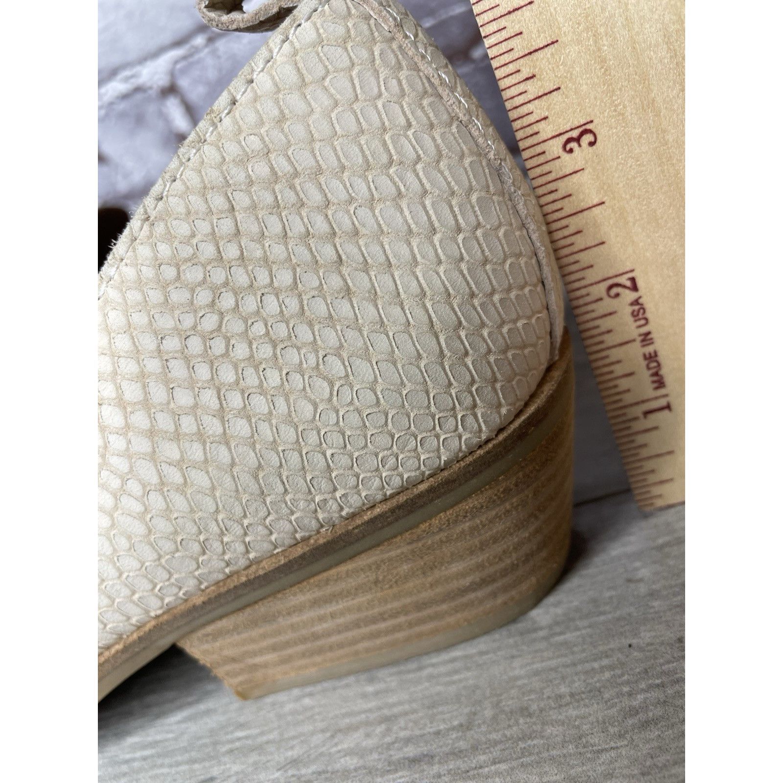 Lucky Brand Lucky Brand Mahzan Ivory Leather Lizard Print Loafer Heel Sh Size US 9.5 / IT 39.5 - 10 Thumbnail