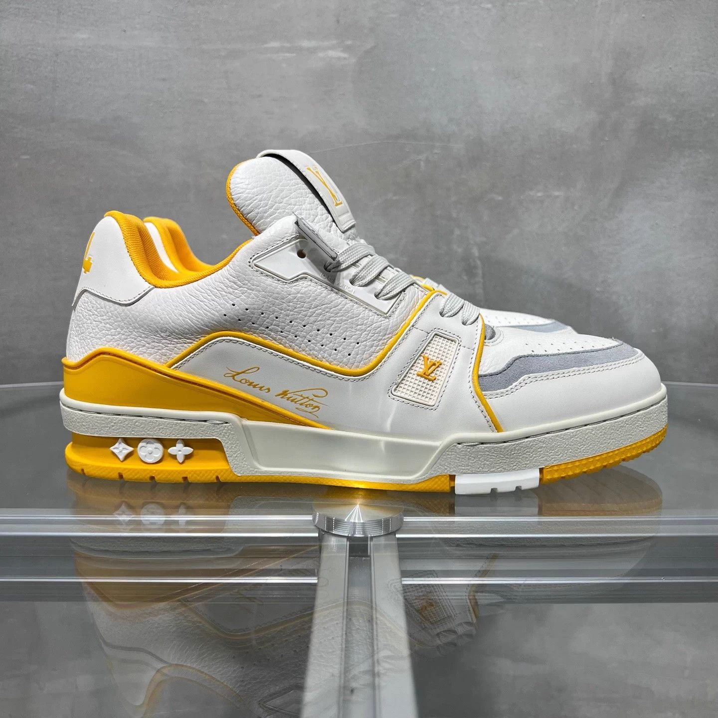 Louis Vuitton Louis Vuitton LV Trainer White & Yellow UK7.5/41.5 Size US 8.5 / EU 41-42 - 4 Thumbnail
