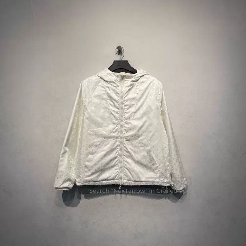 Louis Vuitton Louis Vuitton Full logo hooded reversible jacket Size US M / EU 48-50 / 2 - 3 Thumbnail