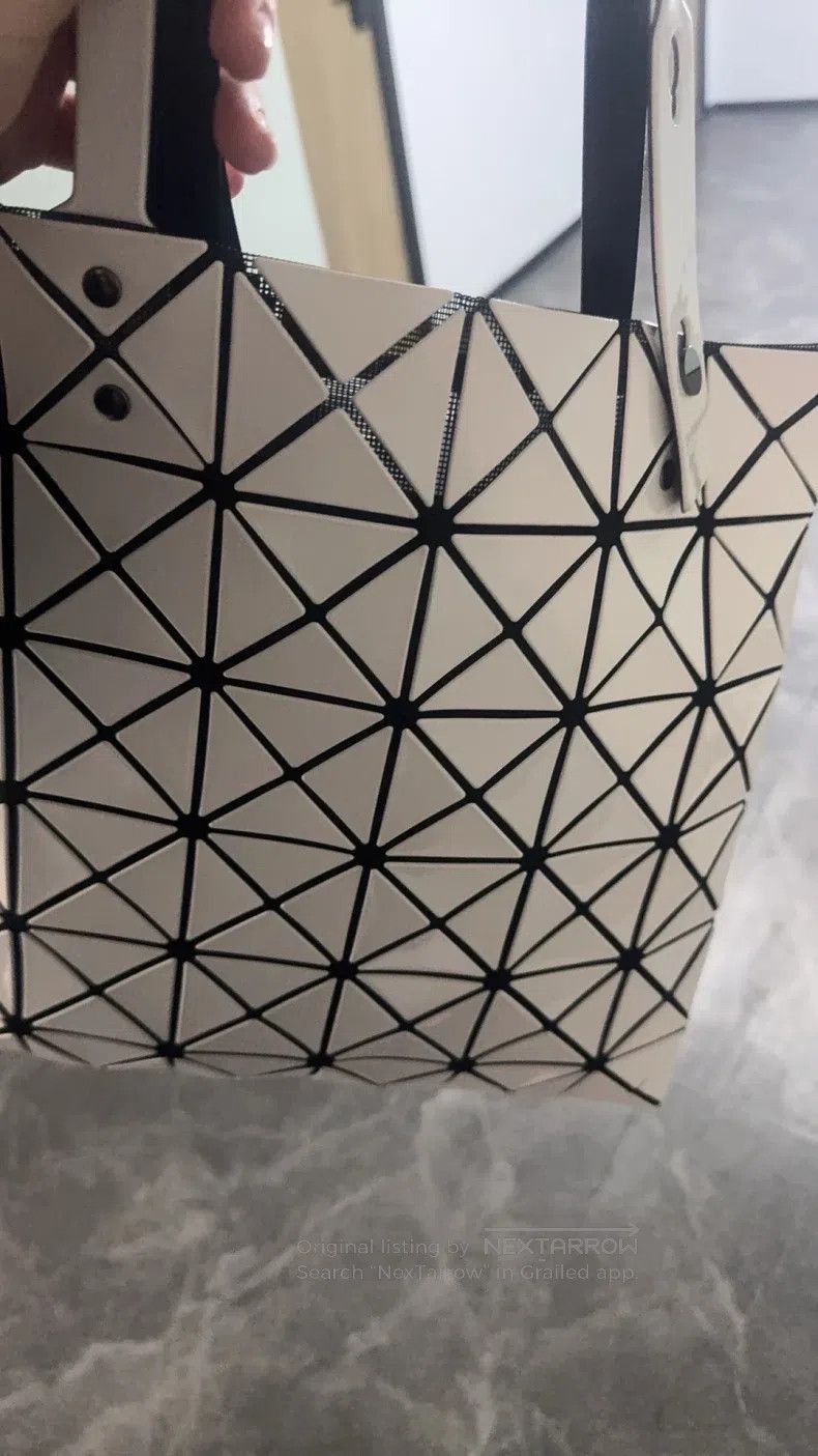 Issey Miyake Issey Miyake White Tote Bag Size ONE SIZE - 1 Thumbnail
