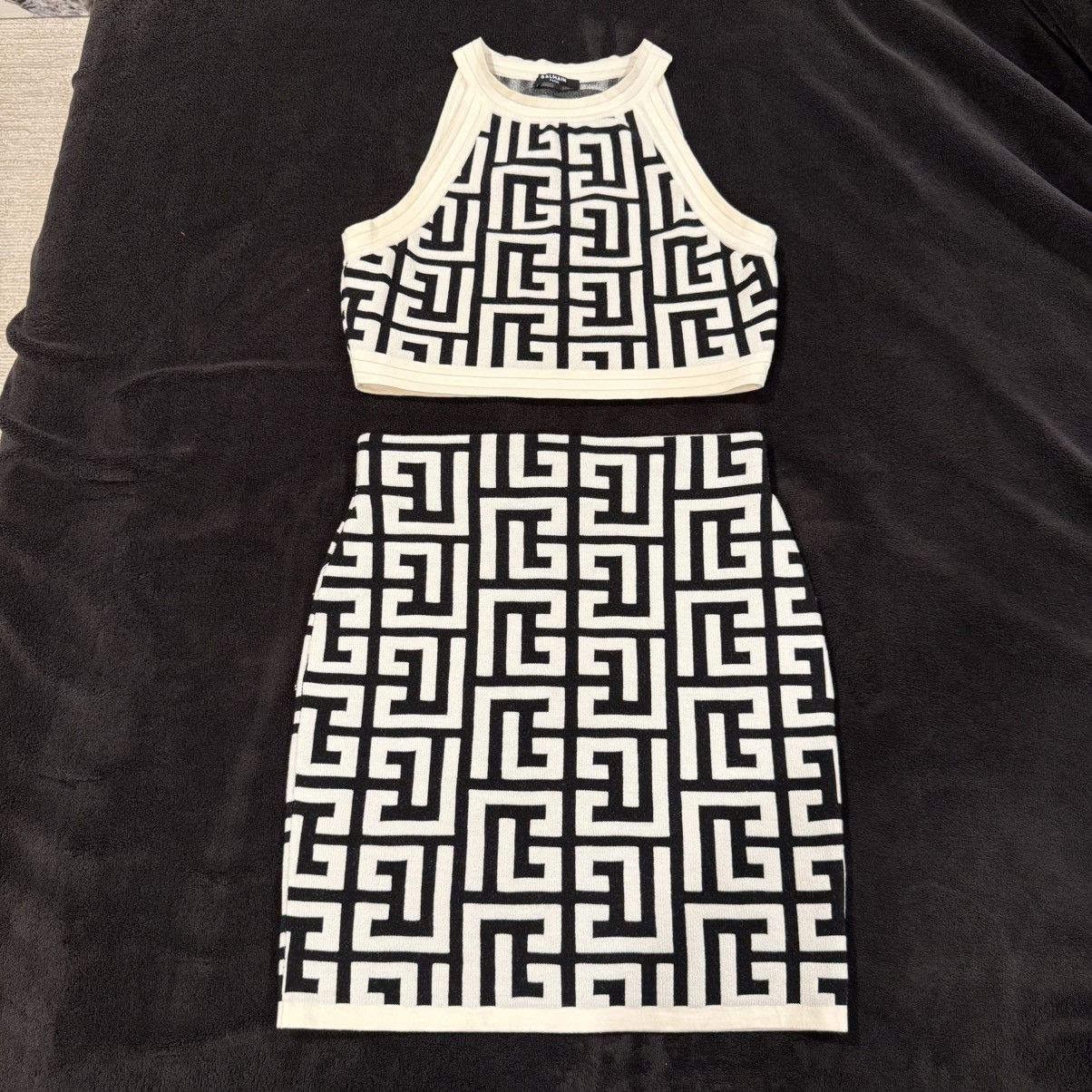Balmain Balmain 2-piece Monogram Knitted Crop Top & High Waist Skirt Size XS / US 0-2 / IT 36-38 - 1 Thumbnail