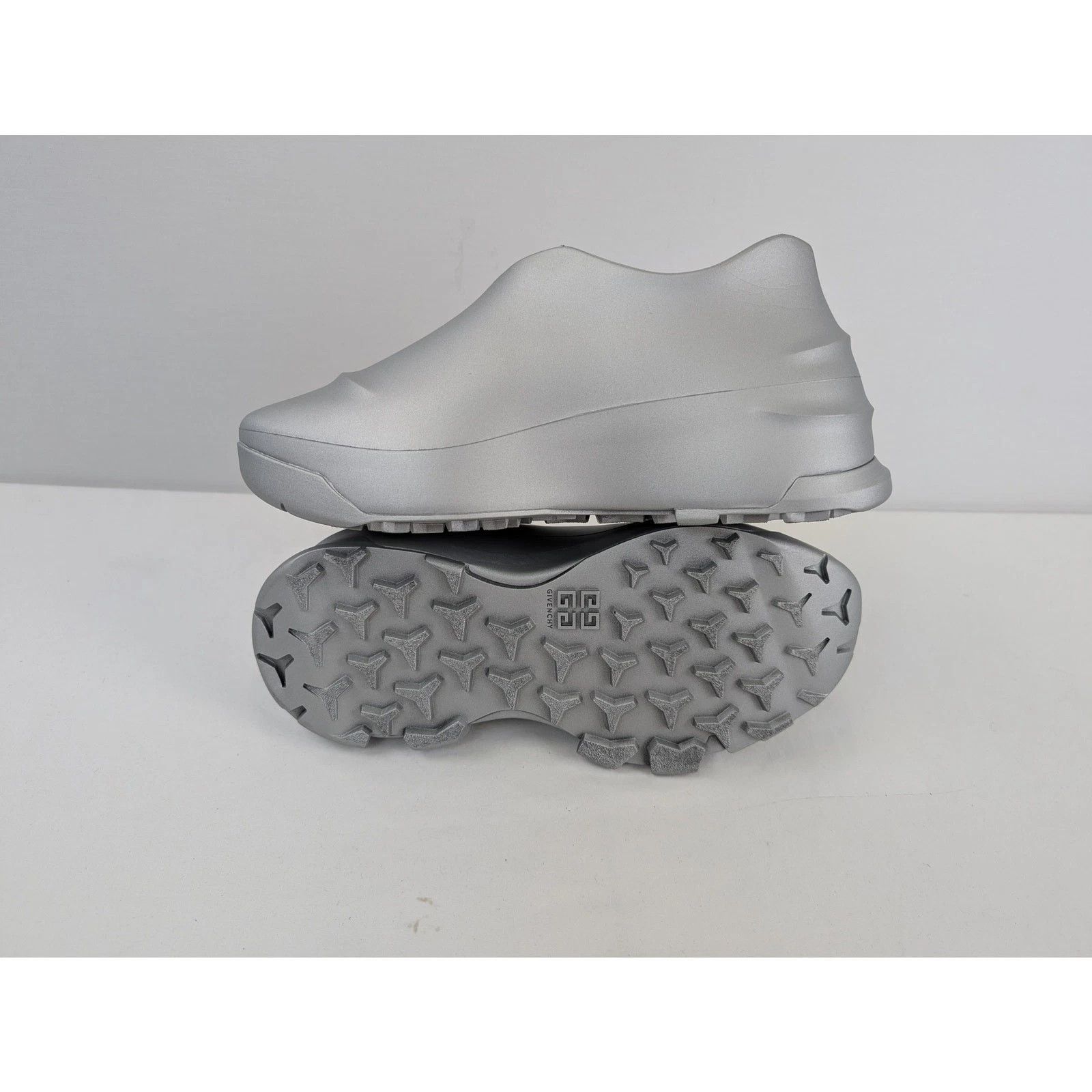 Givenchy o1rshd1 Show Low Shoe Boots in Silvery Size US 9 / EU 42 - 9 Thumbnail