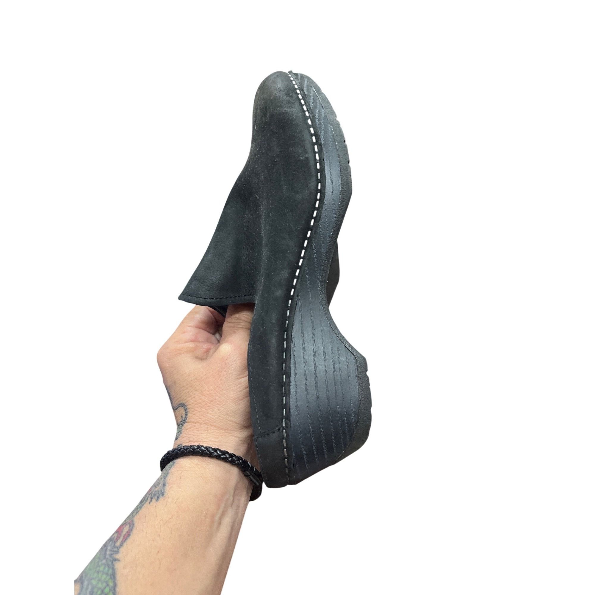 Dansko Dansko wms black leather slip on sandals mules clogs size 10 Size US 10.5 / IT 40.5 - 16 Thumbnail