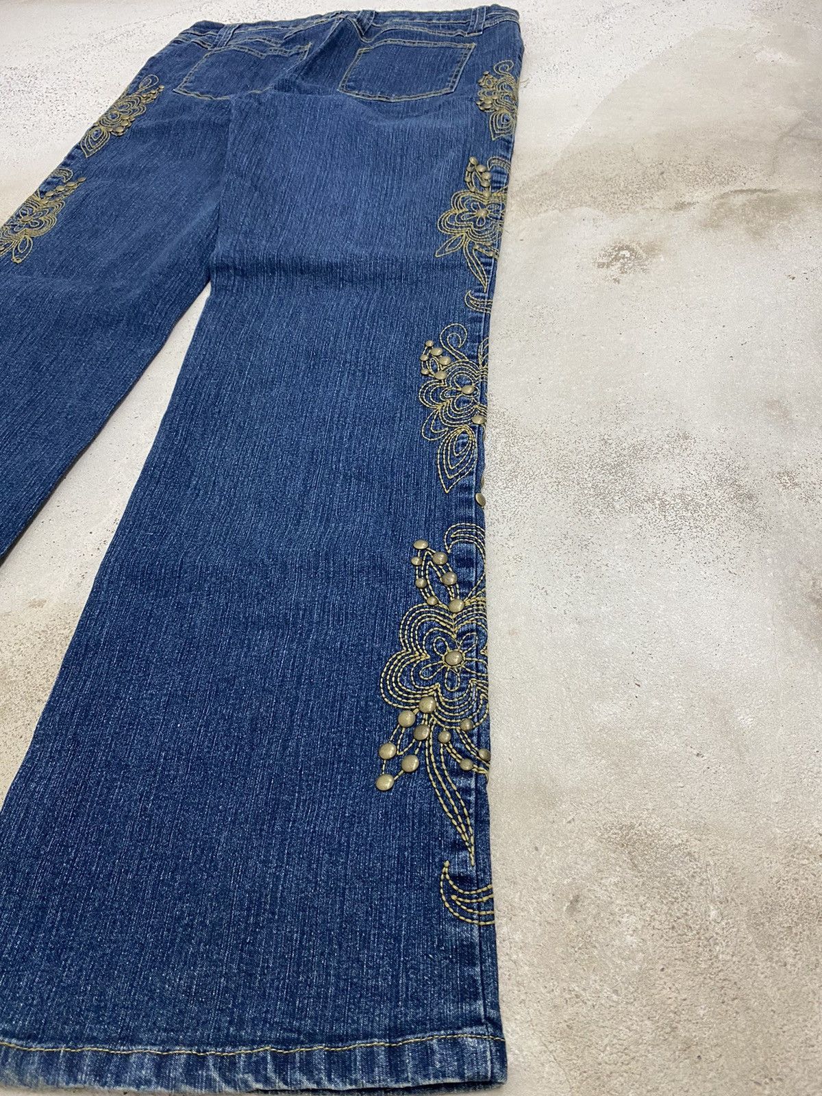 If Six Was Nine × Japanese Brand × Le Grande Bleu (L.G.B.) Flare Andre Denim Floral Embroidery Boho Chic Style Elegant Size US 31 - 12 Thumbnail