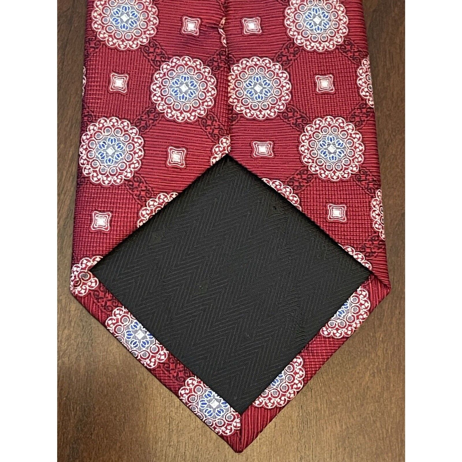 Other Cape Cod Neckwear Red Blue 100% Silk Made In China Size ONE SIZE - 2 Thumbnail
