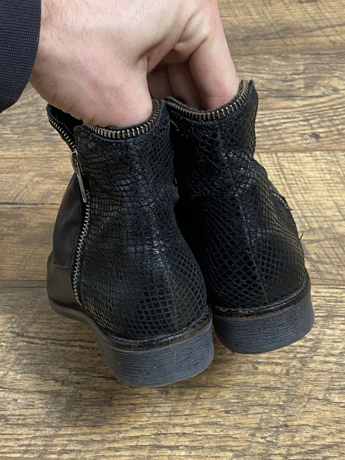 Japanese Brand Rare Y2K Avant Garde Snakeskin Textured Leather Boots Size US 8 / EU 41 - 4 Thumbnail