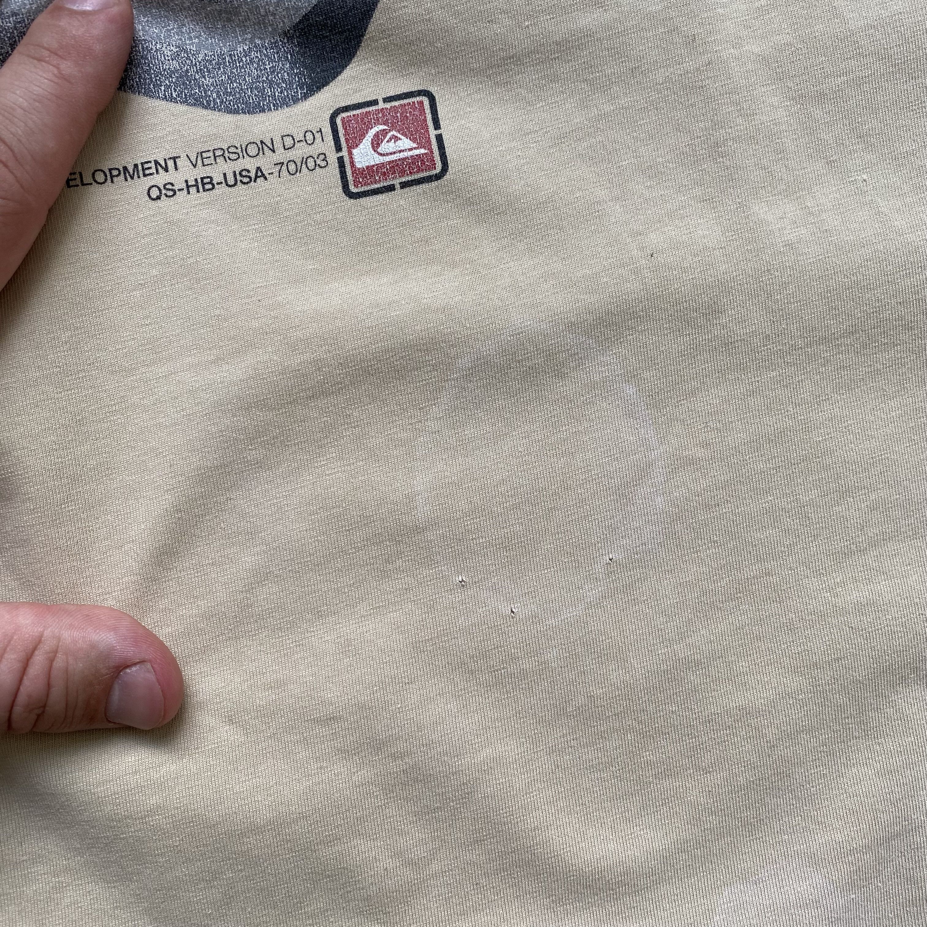 Quiksilver 🏄🏻‍♂️ Vintage 90s QUIKSILVER Logo Trashed tee Y2K Size US M / EU 48-50 / 2 - 12 Thumbnail
