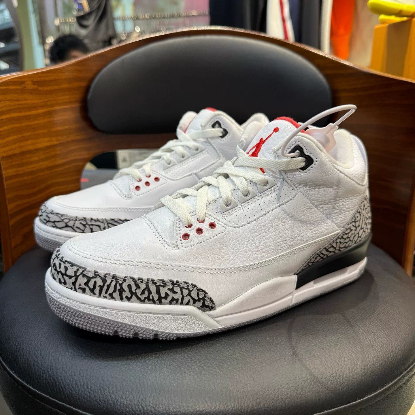 Nike Nike AJ3 White Lowtop Sneakers 41 Men Size US 8.5 / EU 41-42 - 1 Thumbnail