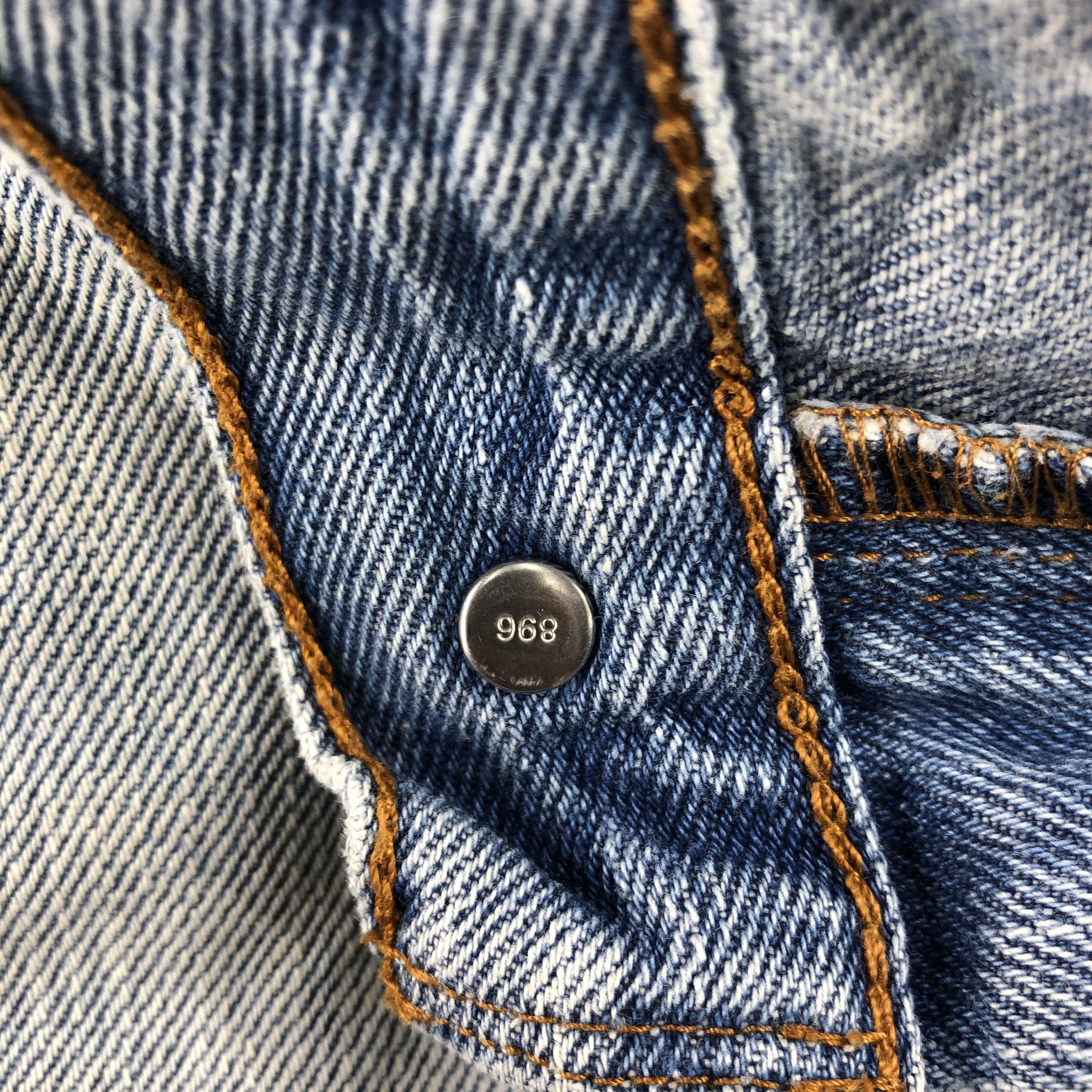 Levi's Vintage Blue Wash Levis 550 Jeans-J2338 Size US 35 - 11 Thumbnail