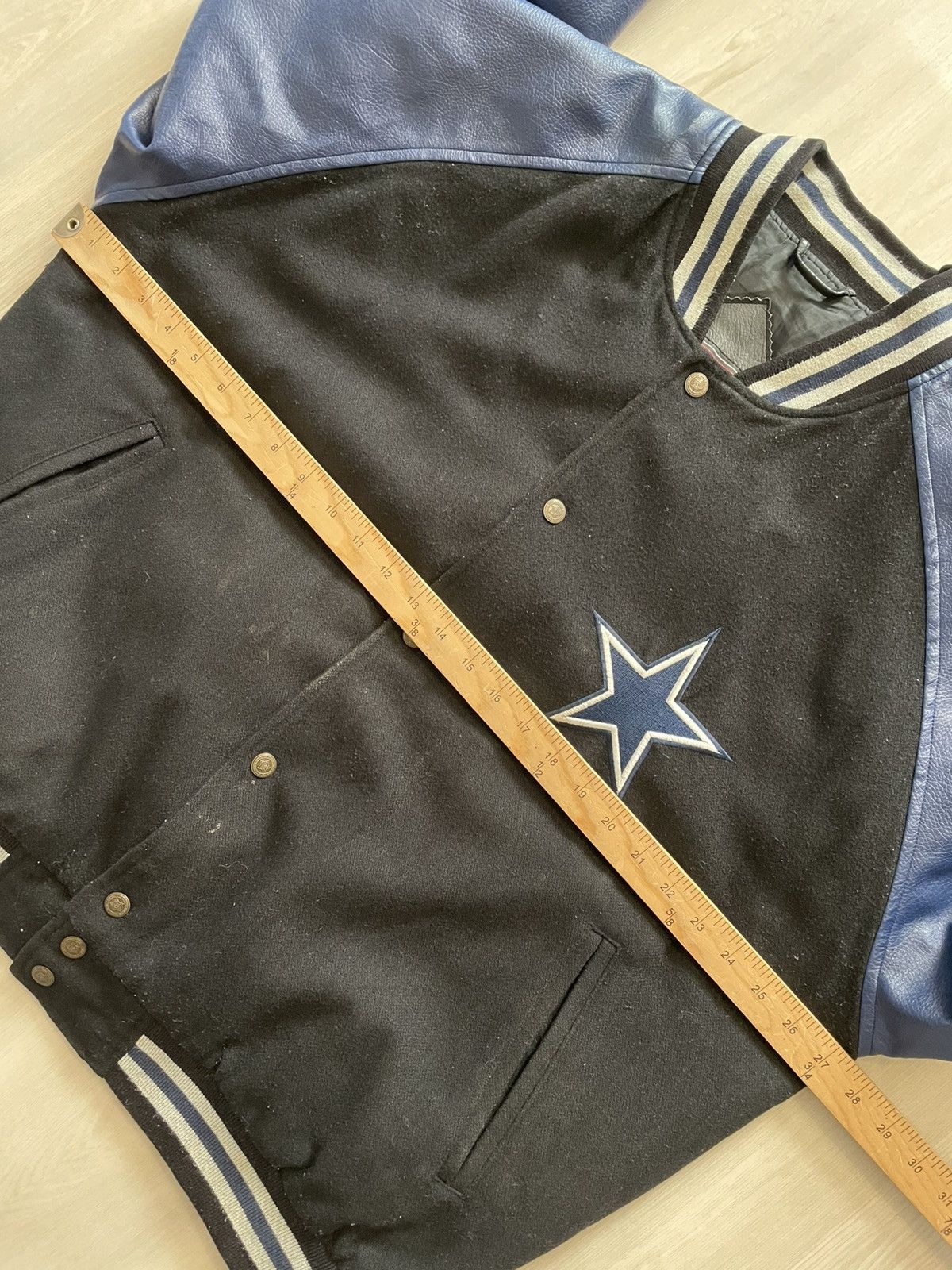 Vintage Vintage 90s NFL Game Day Dallas Cowboys Bomber Jacket Sz L Size US L / EU 52-54 / 3 - 9 Thumbnail
