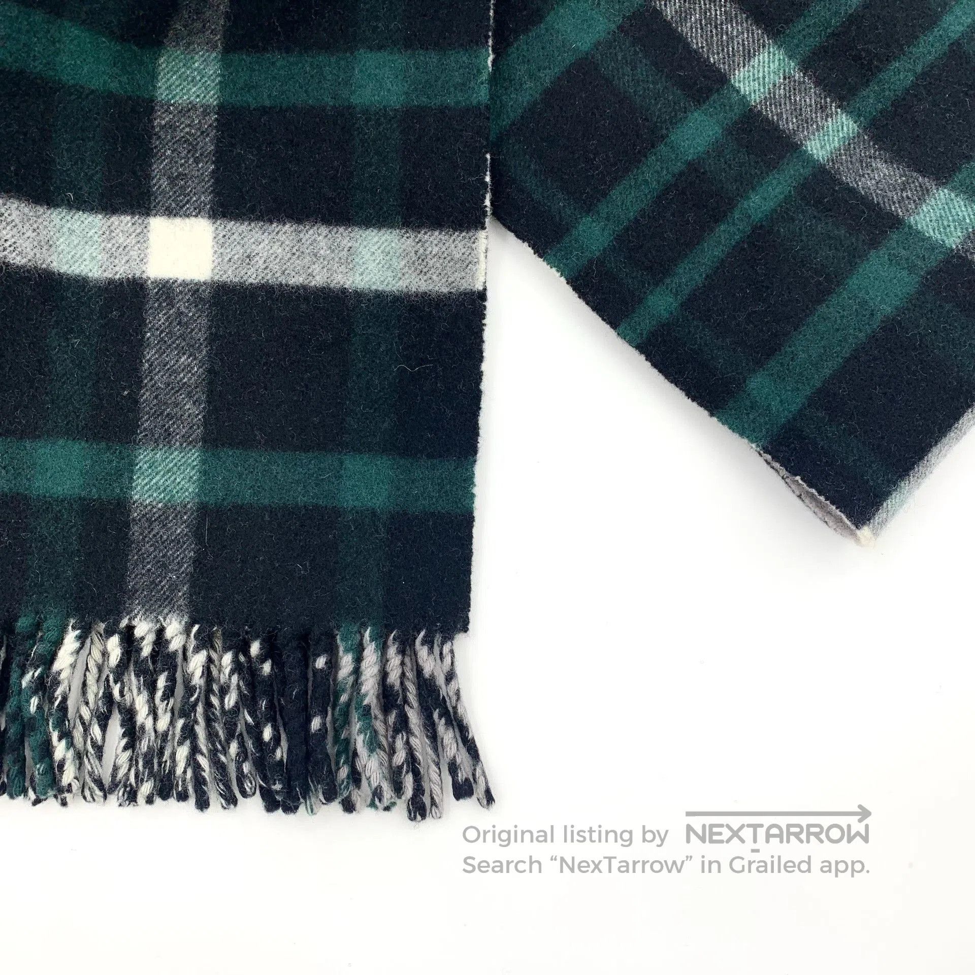 Burberry Burberry Green Plaid Wool Fringe Scarf. Size ONE SIZE - 5 Thumbnail