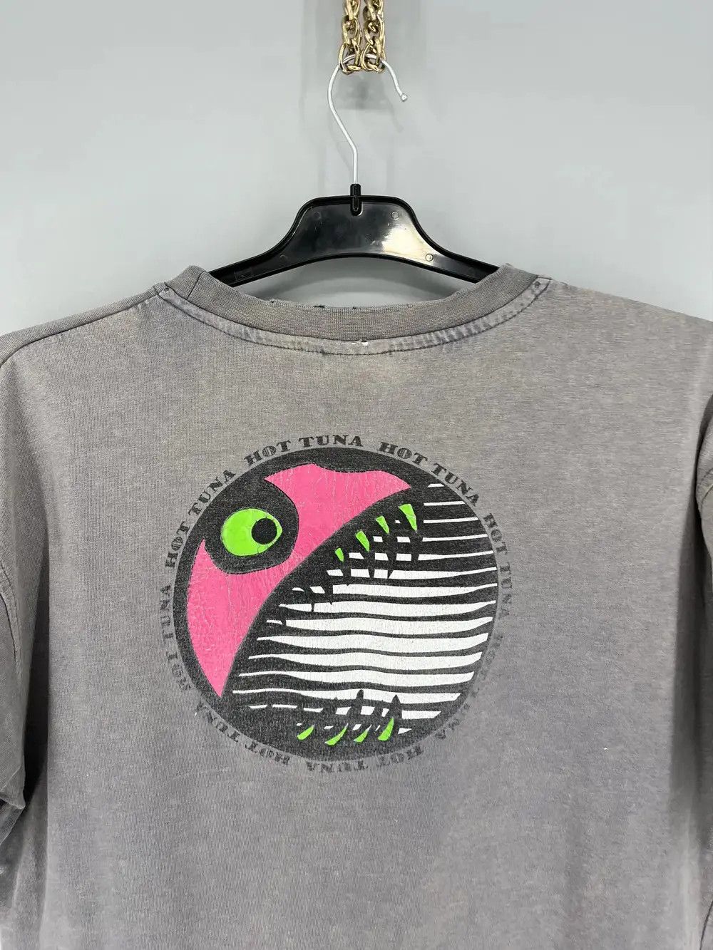 Band Tees Vintage 90s Hot Tuna USA Surfboarding Grey Faded TShirt Size US S / EU 44-46 / 1 - 14 Thumbnail