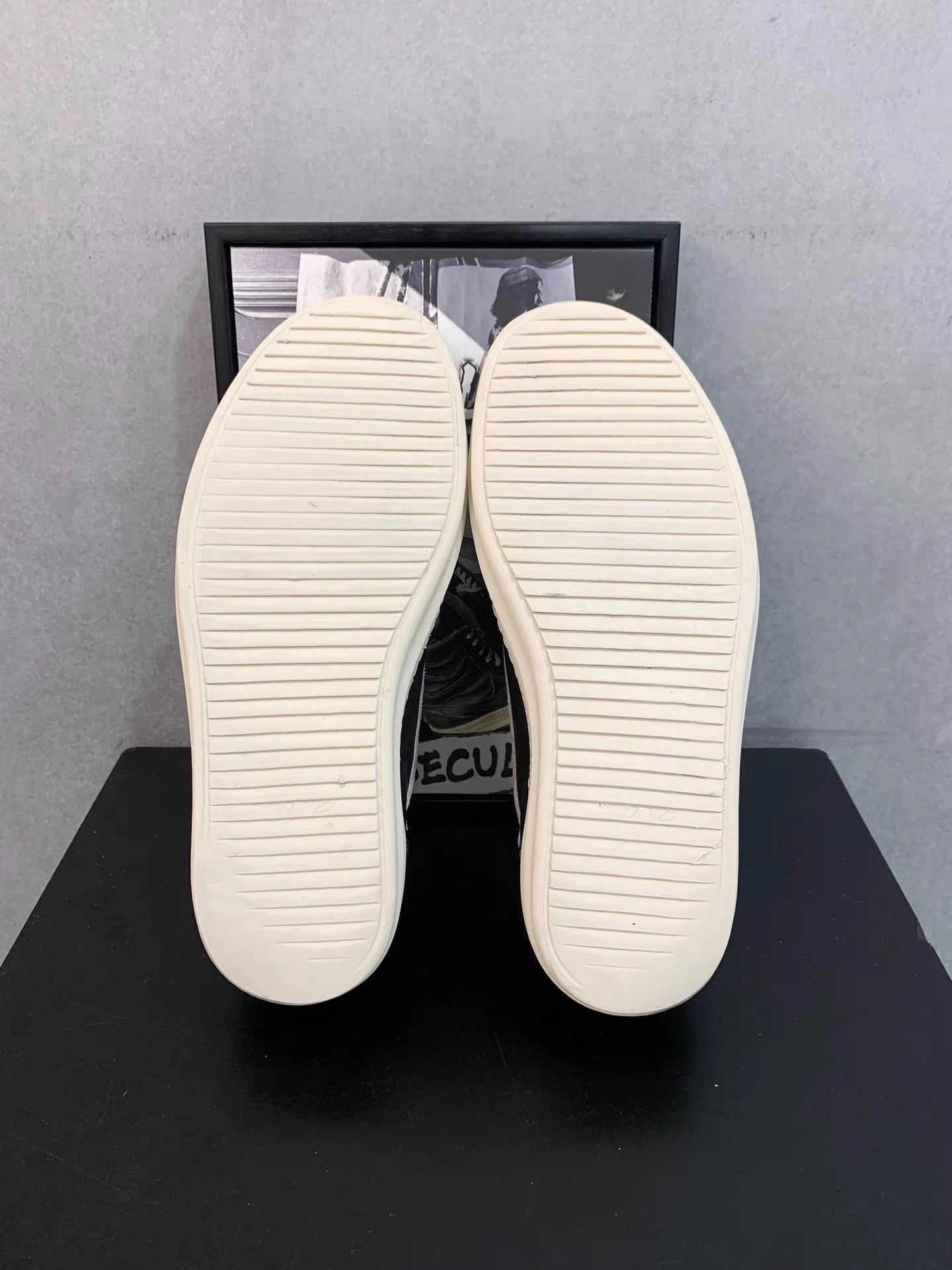 Rick Owens Rick Owens 23FW Black White Glossy Leather Low Top Shoes K34 Size US 7 / EU 40 - 8 Thumbnail