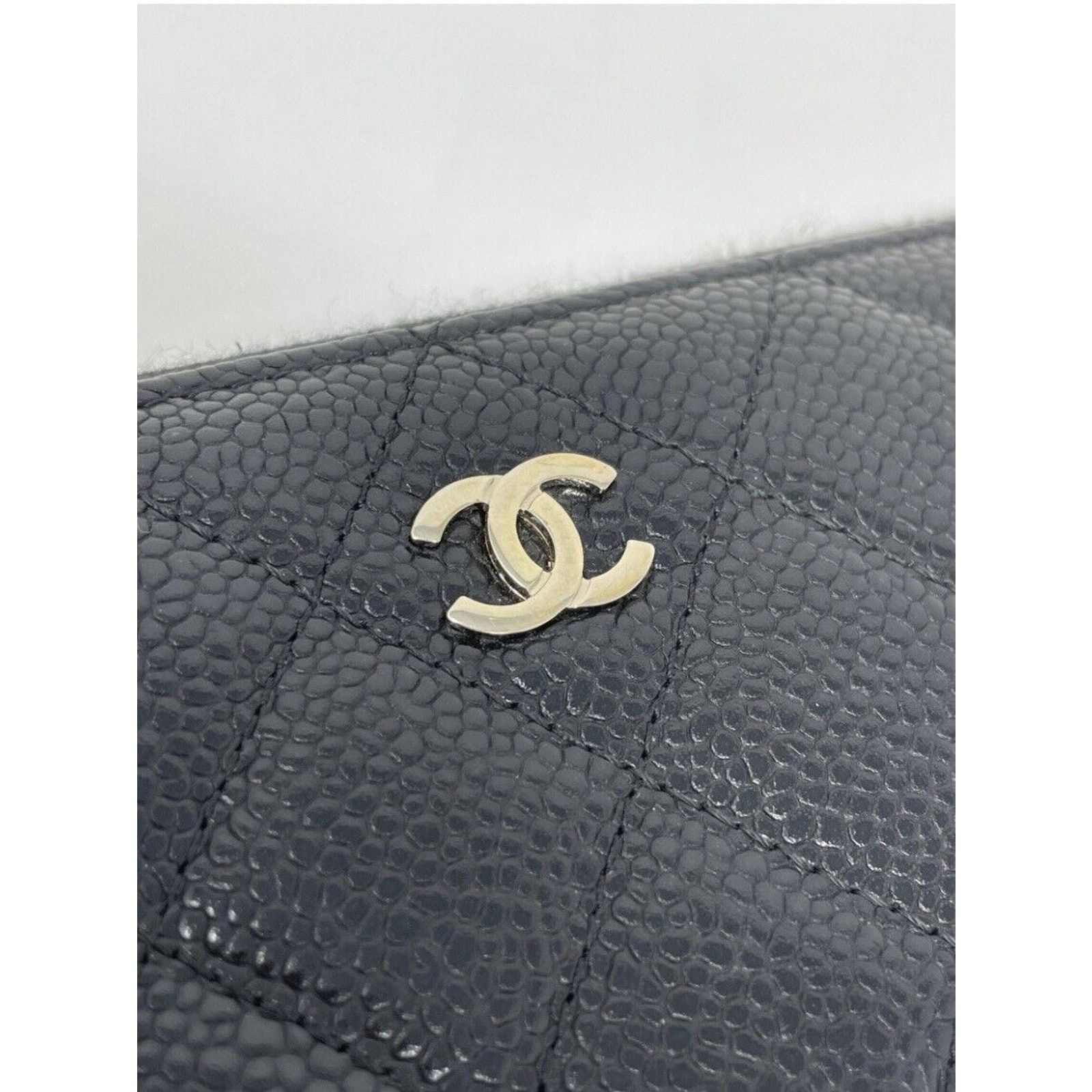 Chanel Authentic chanel quilted caviar zip wallet Size ONE SIZE - 4 Thumbnail