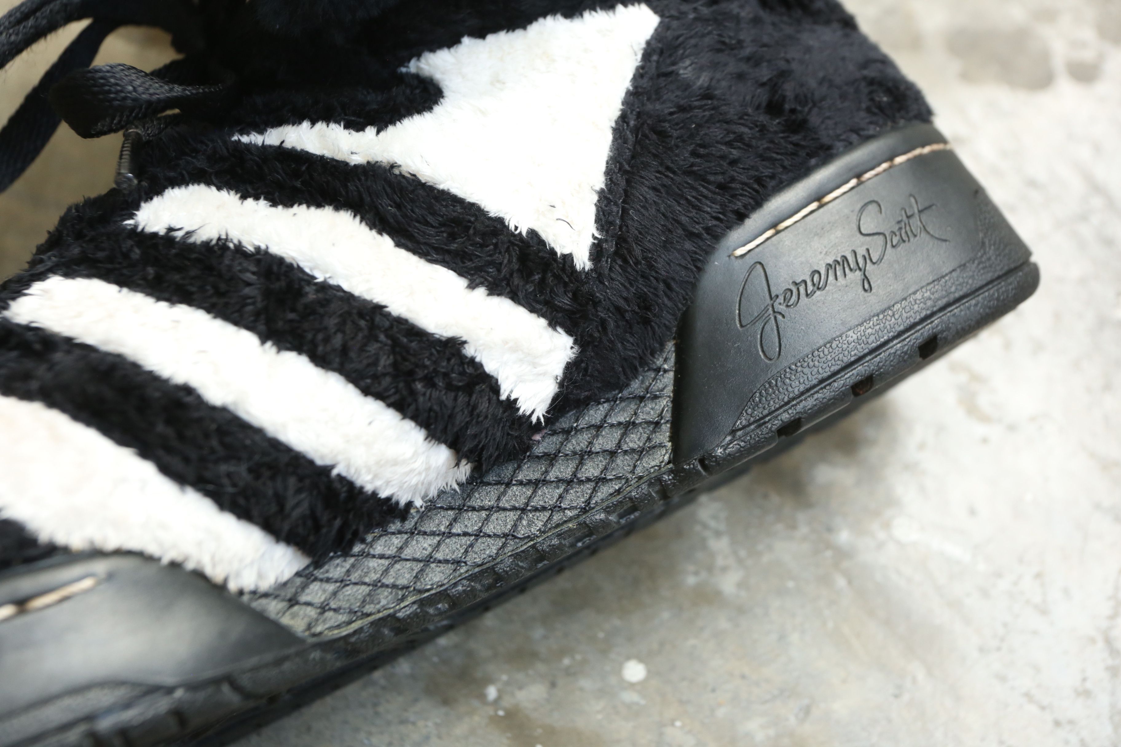 Adidas × Jeremy Scott Adidas - Jeremy Scott - F/W 11 - Panda Bear Sneakers Size US 9.5 / EU 42-43 - 7 Thumbnail