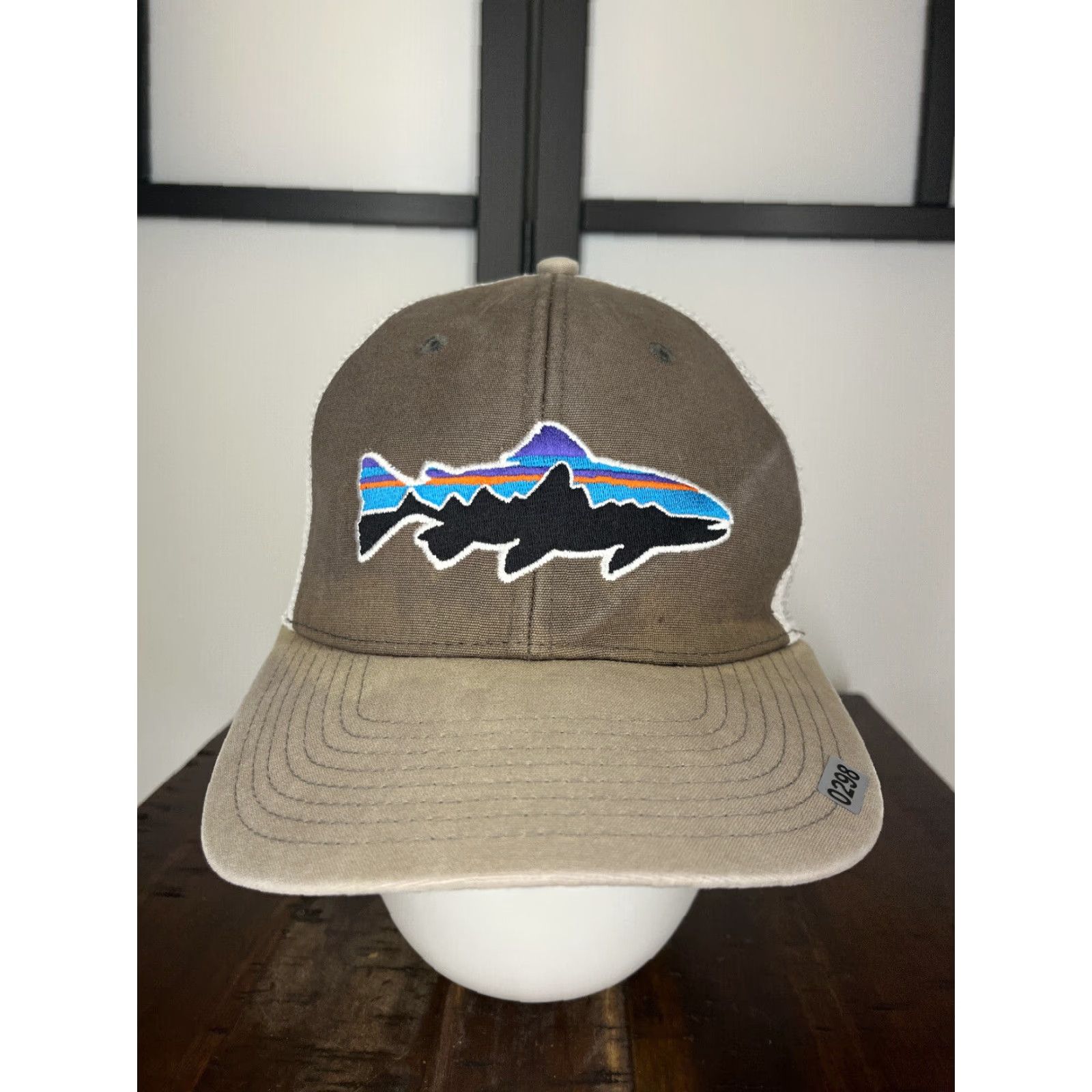 Patagonia Patagonia Hat Cap Snap Back Adult One Size Brown Beige Trucker Embroidered Trout Patagona? Size ONE SIZE - 2 Thumbnail