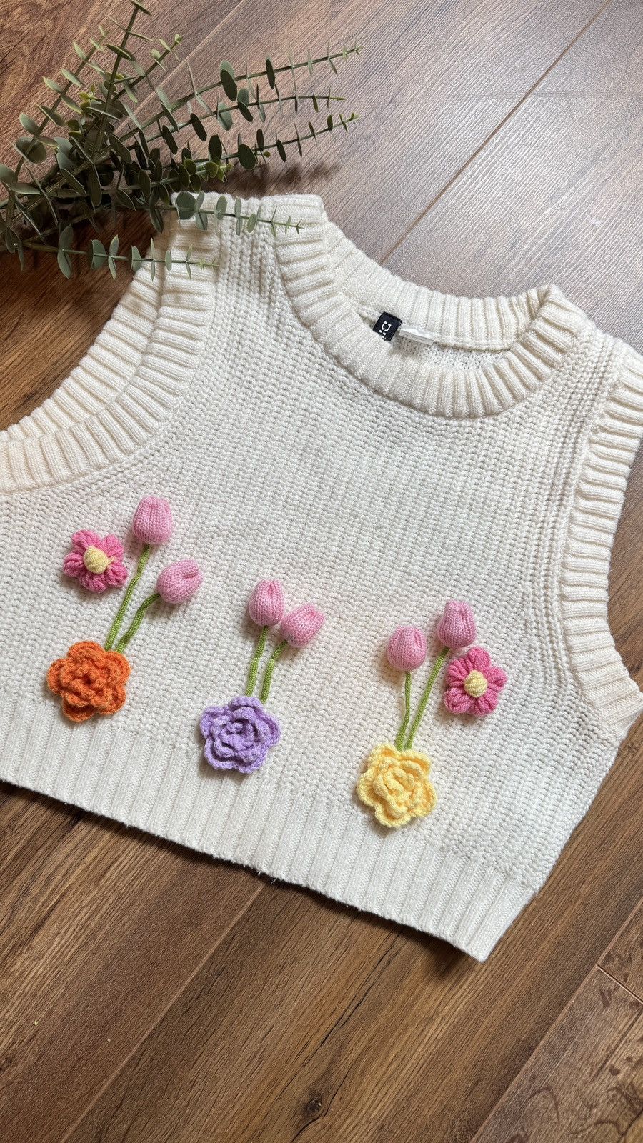 H&M H&M Cream Knitted Vest 3D Tulip Floral Pattern Size S Size S / US 4 / IT 40 - 2 Thumbnail
