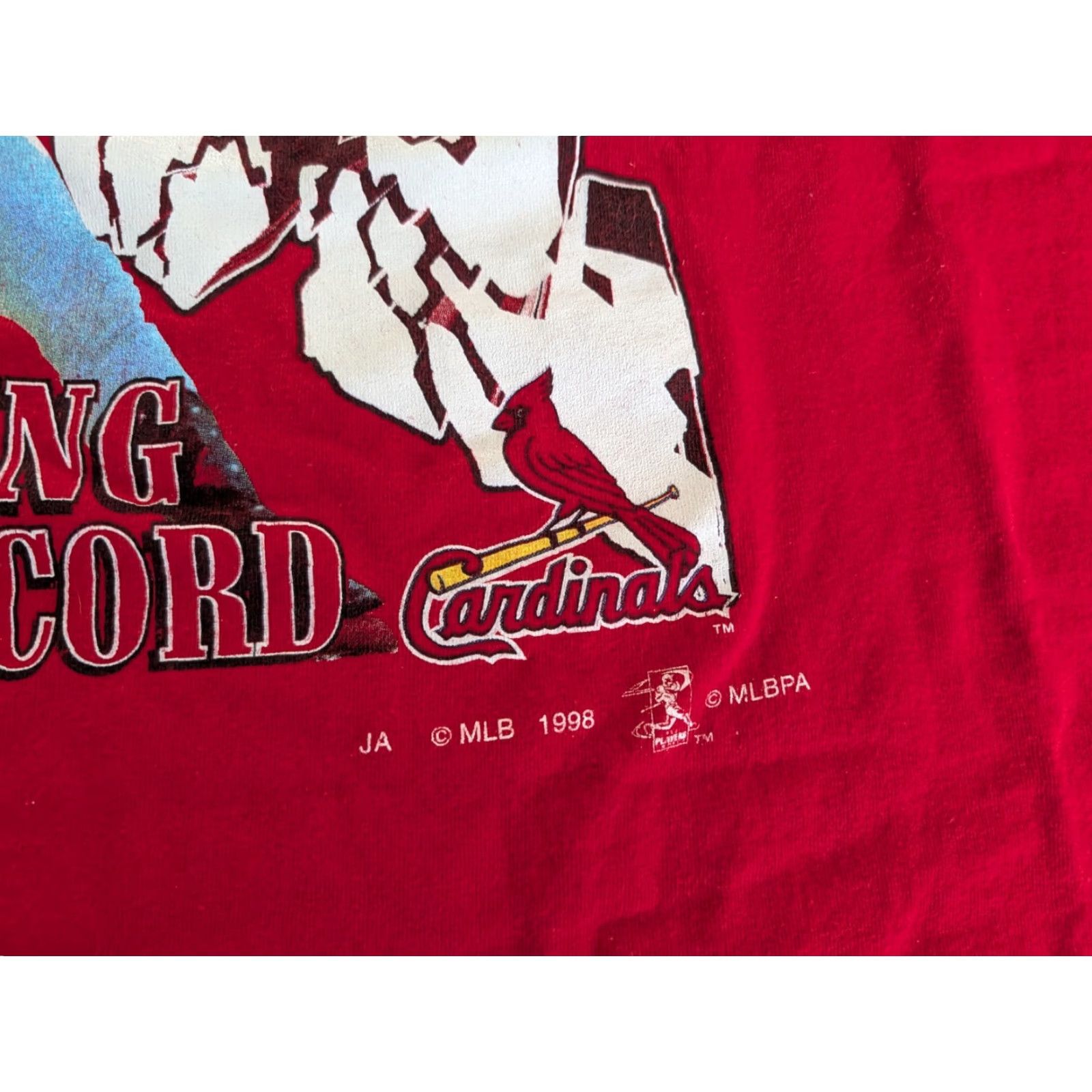 Gildan VINTAGE 1998 Mark McGwire 61 Home Runs Smashing The Record Tee Shirt Red XL Gildan Heavy Cotton Baseball MLB Cardinals Shirt Mens Size US XL / EU 56 / 4 - 3 Thumbnail