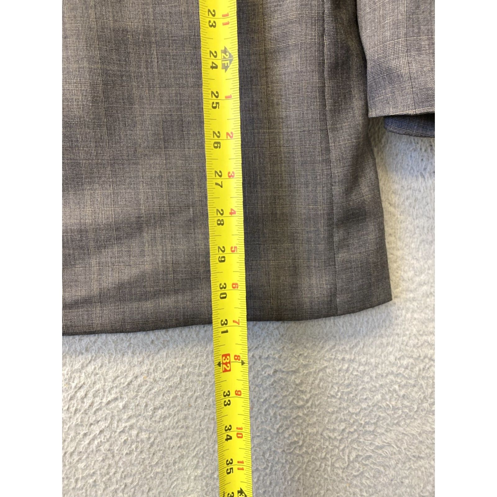 Vintage VINTAGE Hickey Freeman Wool Sport Coat Gray Plaid Size 46R Men's Business Casual 90s Size US S / EU 44-46 / 1 - 6 Thumbnail