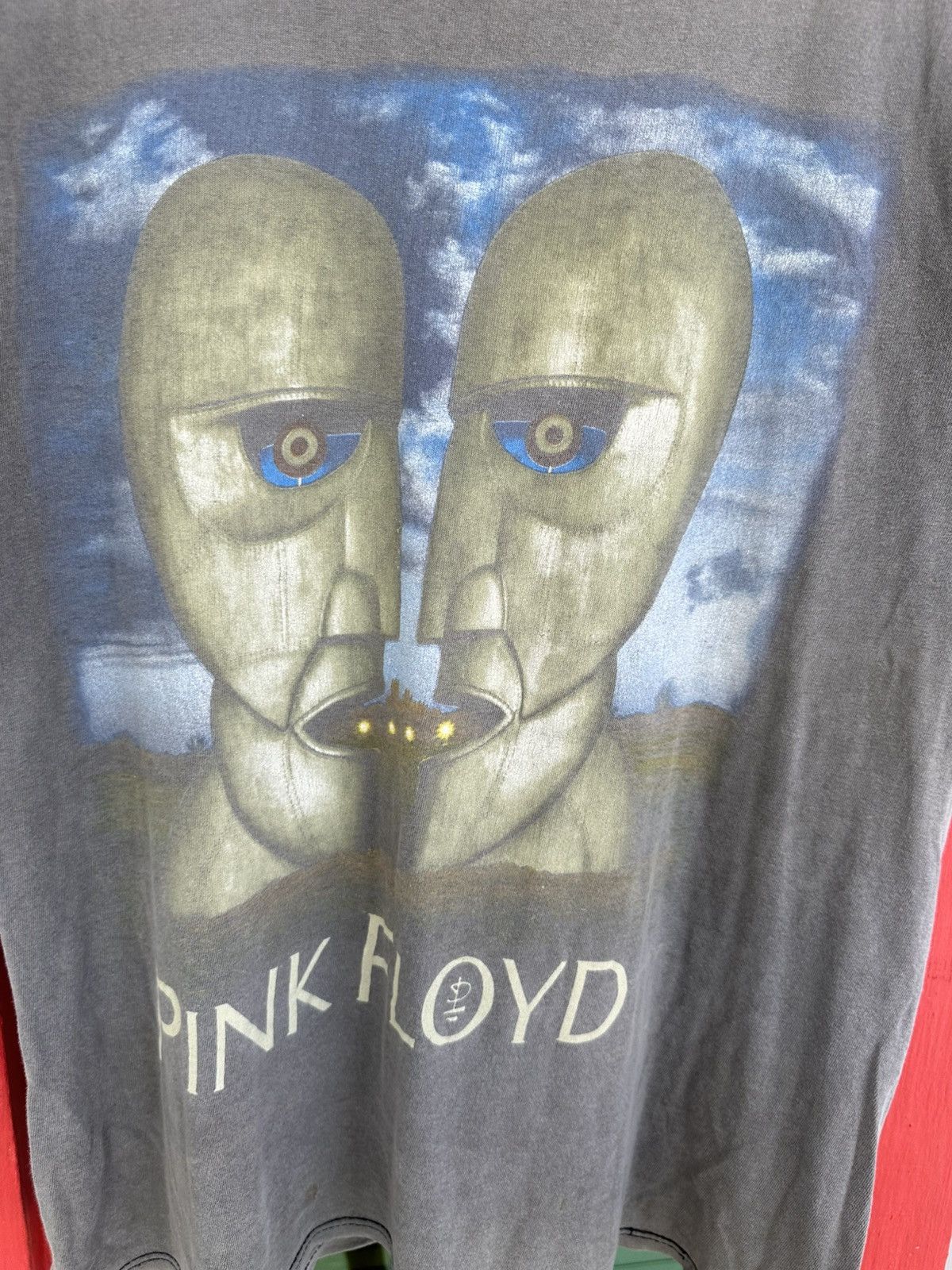 Pink Floyd Faded Vintage 90s Pink Floyd North American Tour Tee Size US L / EU 52-54 / 3 - 3 Thumbnail