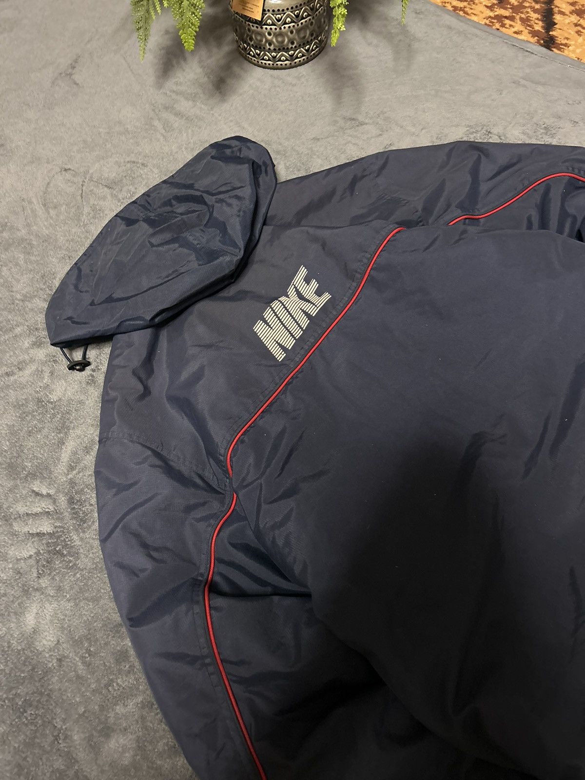 Nike 00s Vintage Nike Big Logo Back Retro Down Jacket Rare Size US L / EU 52-54 / 3 - 3 Thumbnail