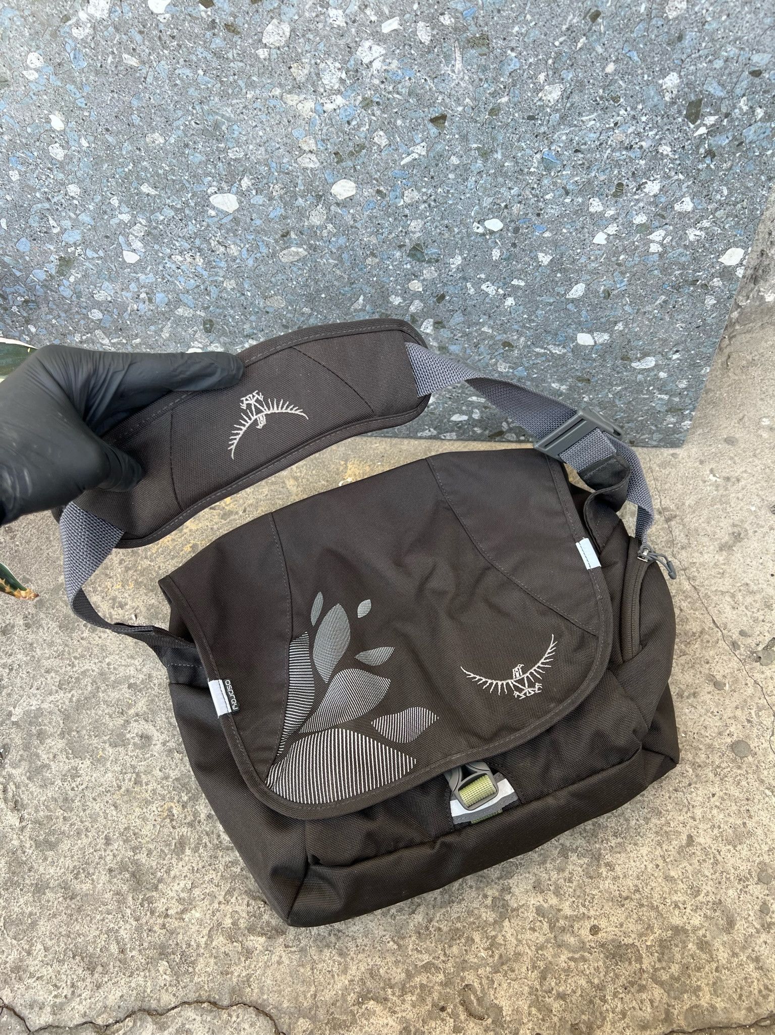 Osprey flapjack courier best sale