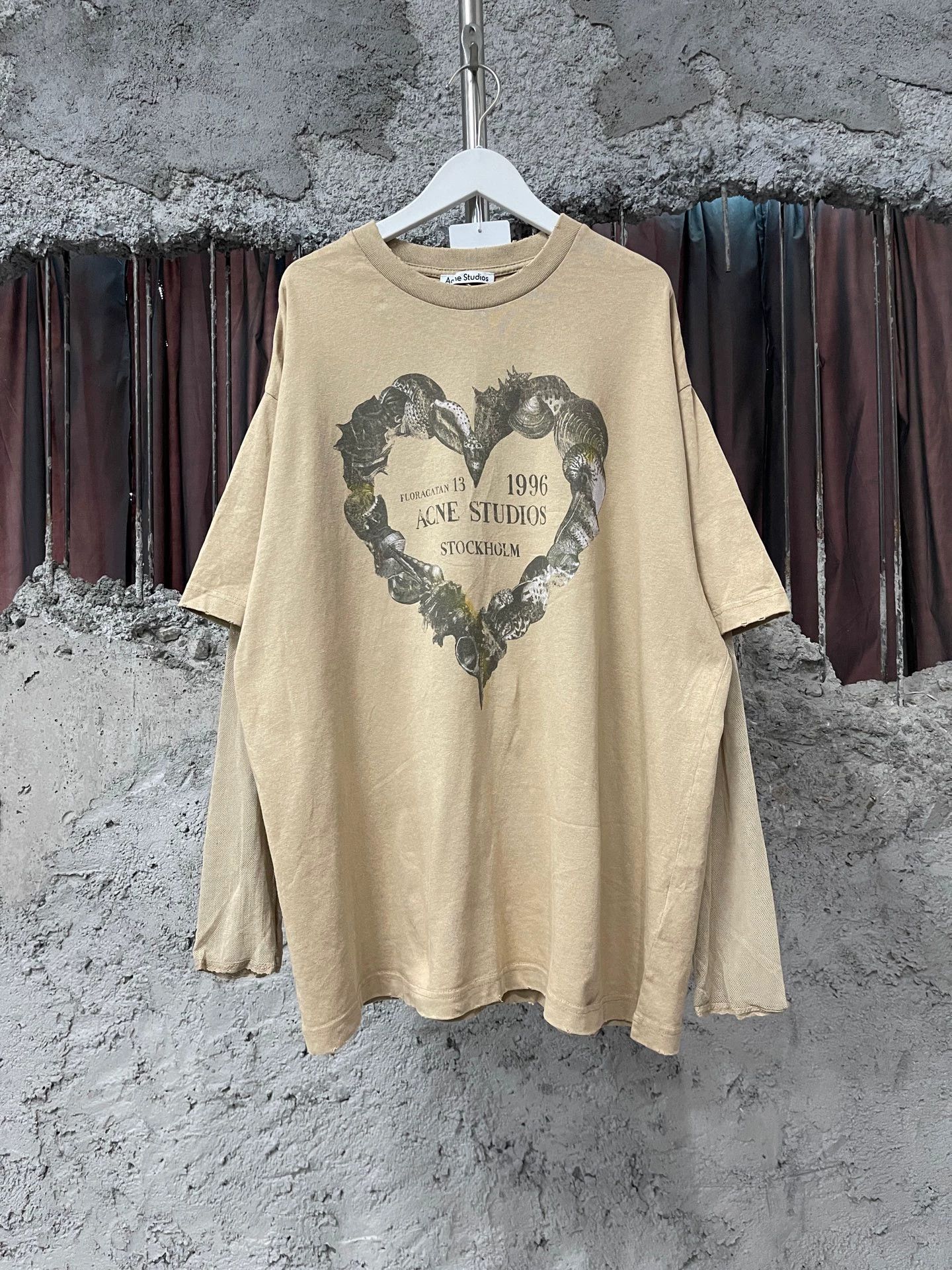 Acne Studios Acne Studios Heart Logo Print longsleeve size S Size US L / EU 52-54 / 3 - 1 Thumbnail