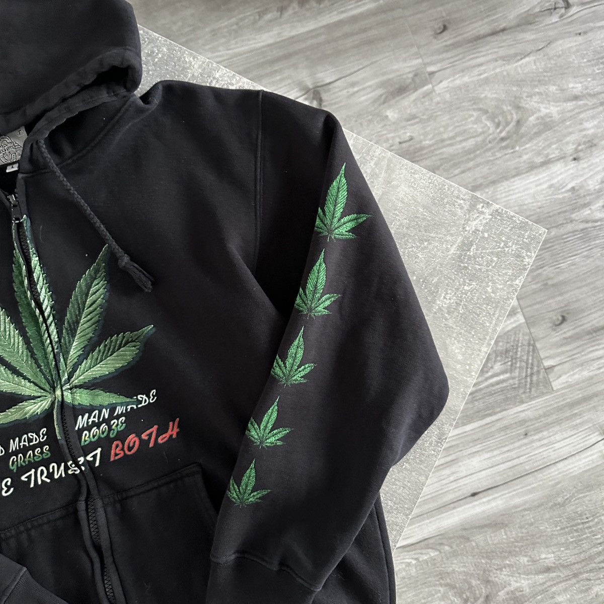 Vintage Vintage 90s Weed Who do you trust God Human grass hoodie y2k Size US L / EU 52-54 / 3 - 11 Thumbnail