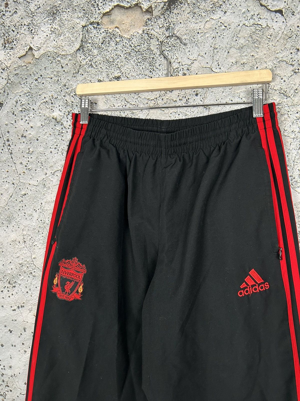Adidas Vintage Liverpool FC Adidas Football Sweatpants Soccer Rare Size US 32 / EU 48 - 3 Thumbnail