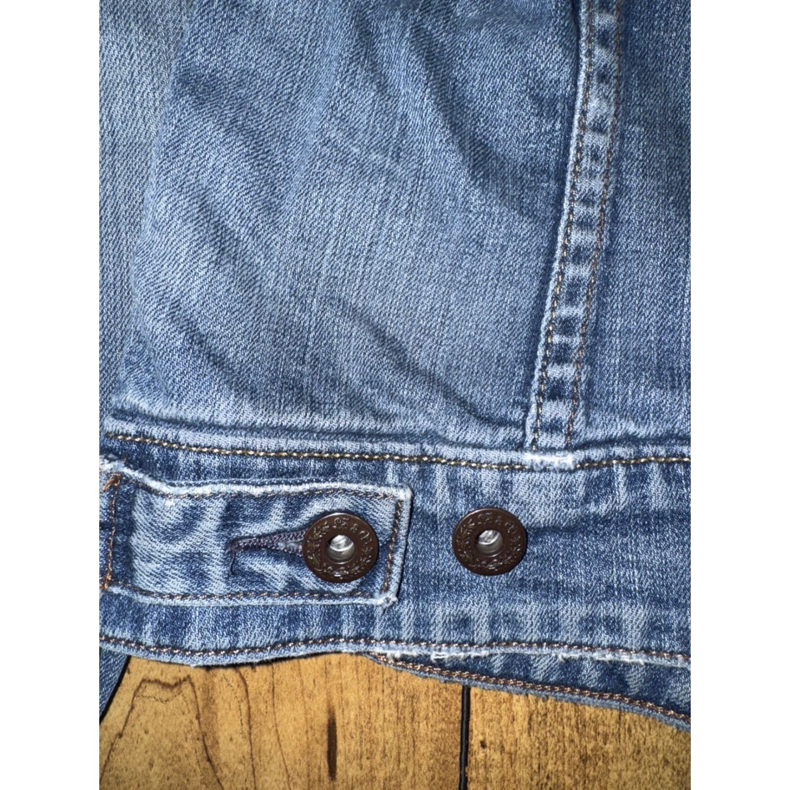 Levi's VINTAGE Levi’s San Francisco Denim Trucker Jacket Blue Distressed Large 20x22 Women’s L 90s Western Trucker Jacket Mens Womens Size L / US 10 / IT 46 - 6 Thumbnail