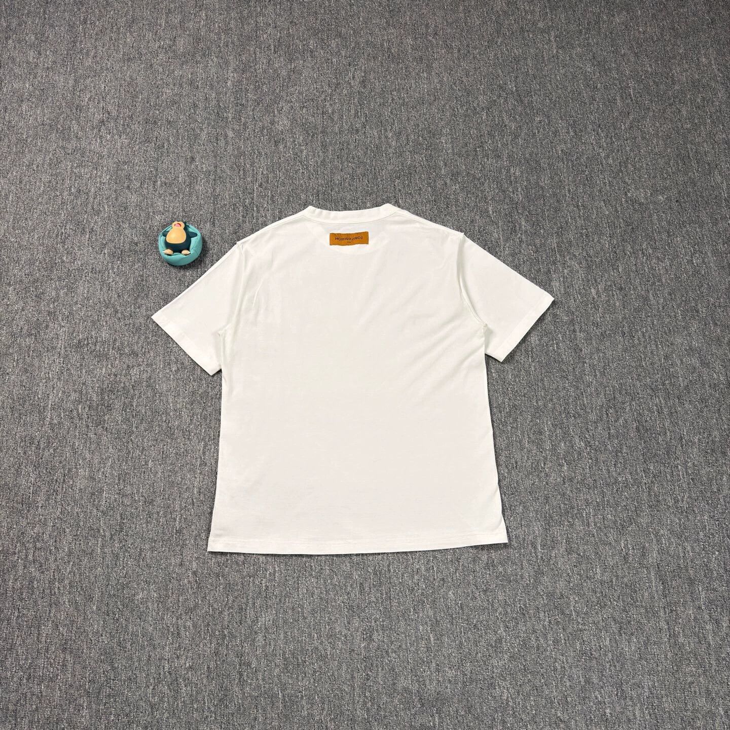 Louis Vuitton Louis Vuitton Crayon All Over Print White T-shirt XL Size US XL / EU 56 / 4 - 2 Thumbnail