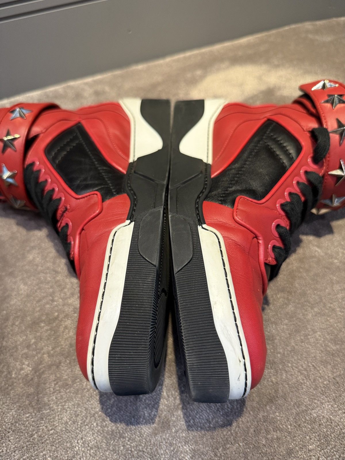 Givenchy GIVENCHY TYSON STAR RED HIGH TOP LEATHER SNEAKERS Size US 10 / EU 43 - 16 Thumbnail