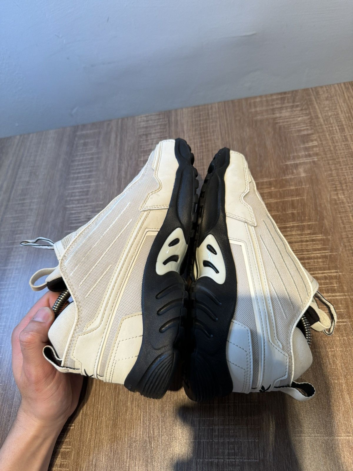 Reebok Reebok Gigi Hadid DMX Series 2200 Zip Shoes Womens 7.5 Chalk Size US 7.5 / IT 37.5 - 5 Thumbnail