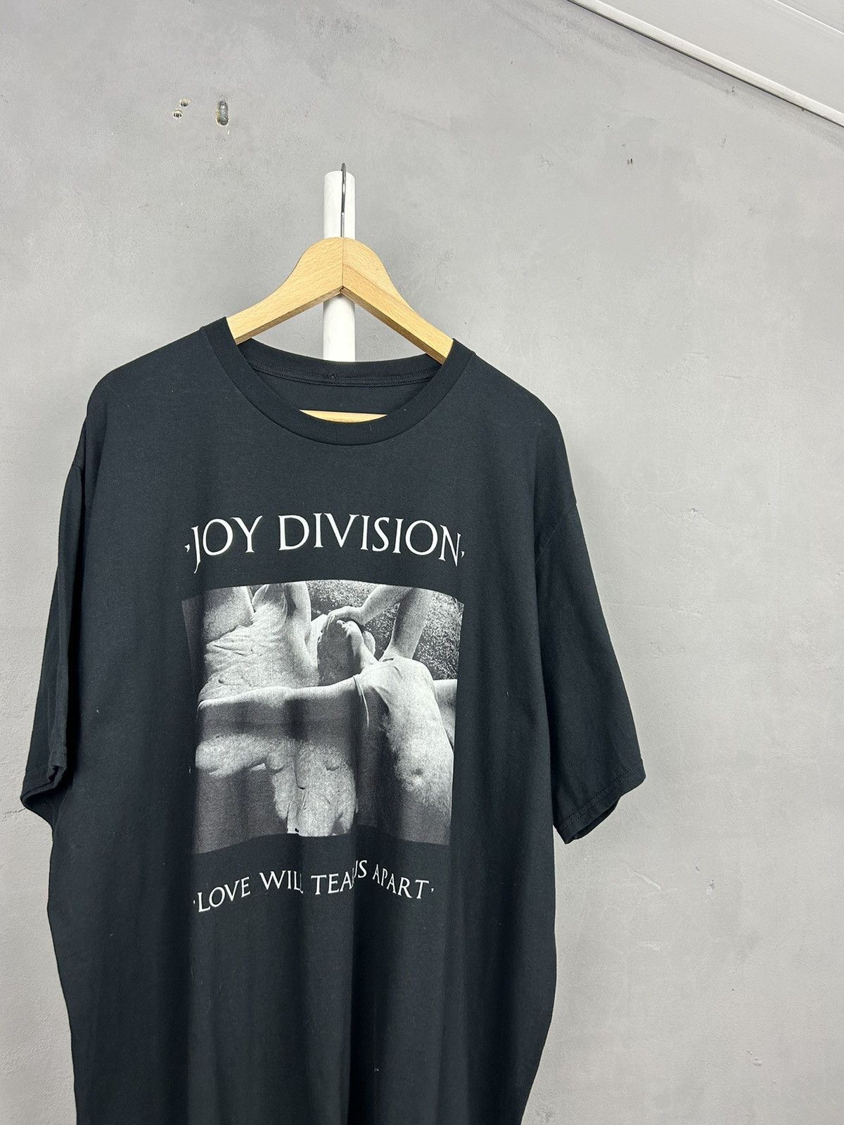 Joy Division Vintage Joy Division Love Will Tear us Apart t shirt Size US XXL / EU 58 / 5 - 2 Thumbnail