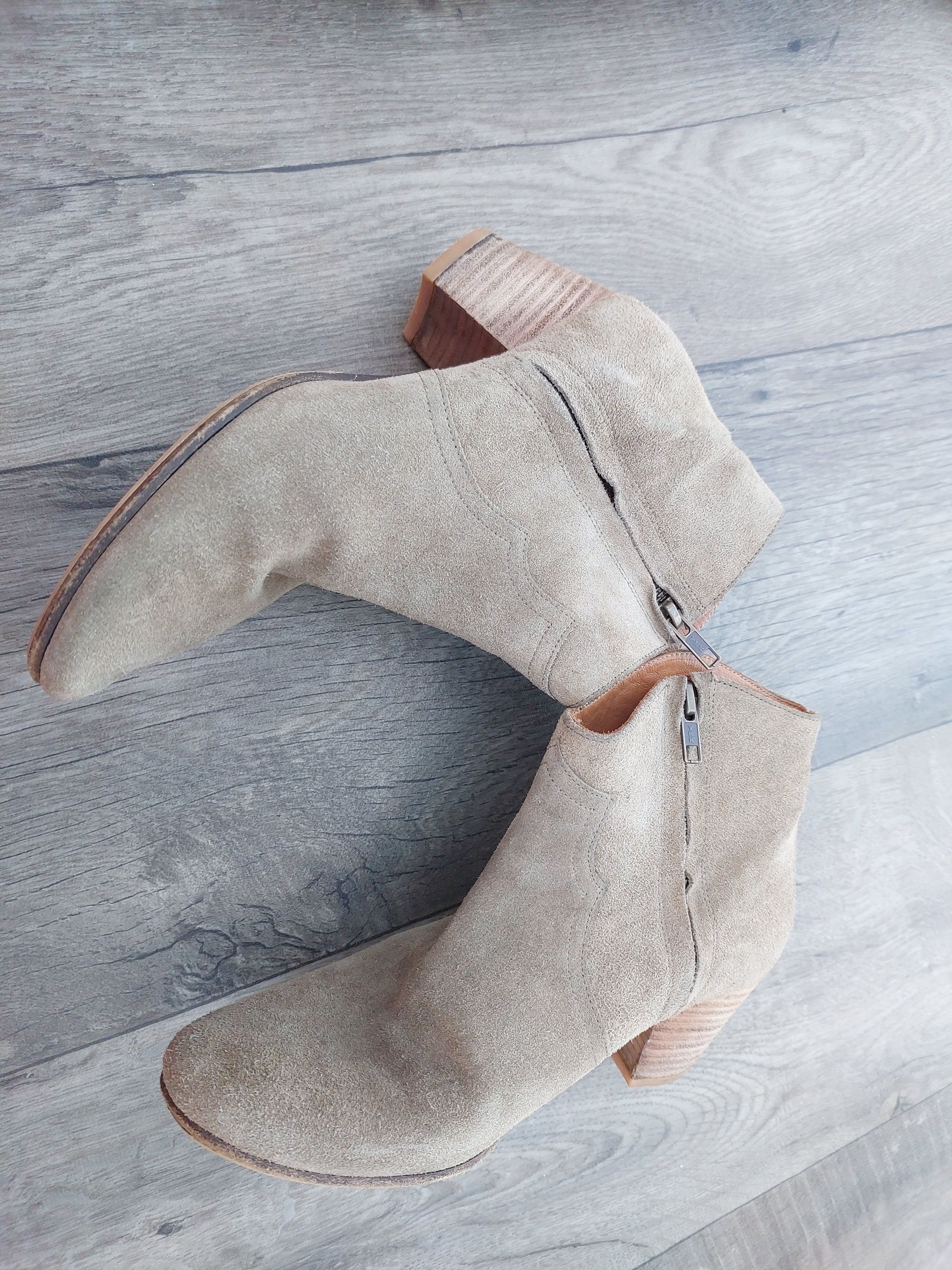 Isabel Marant Isabel Marant Dicker Taupe Grey Suede Leather. Size US 8 / IT 38 - 6 Thumbnail