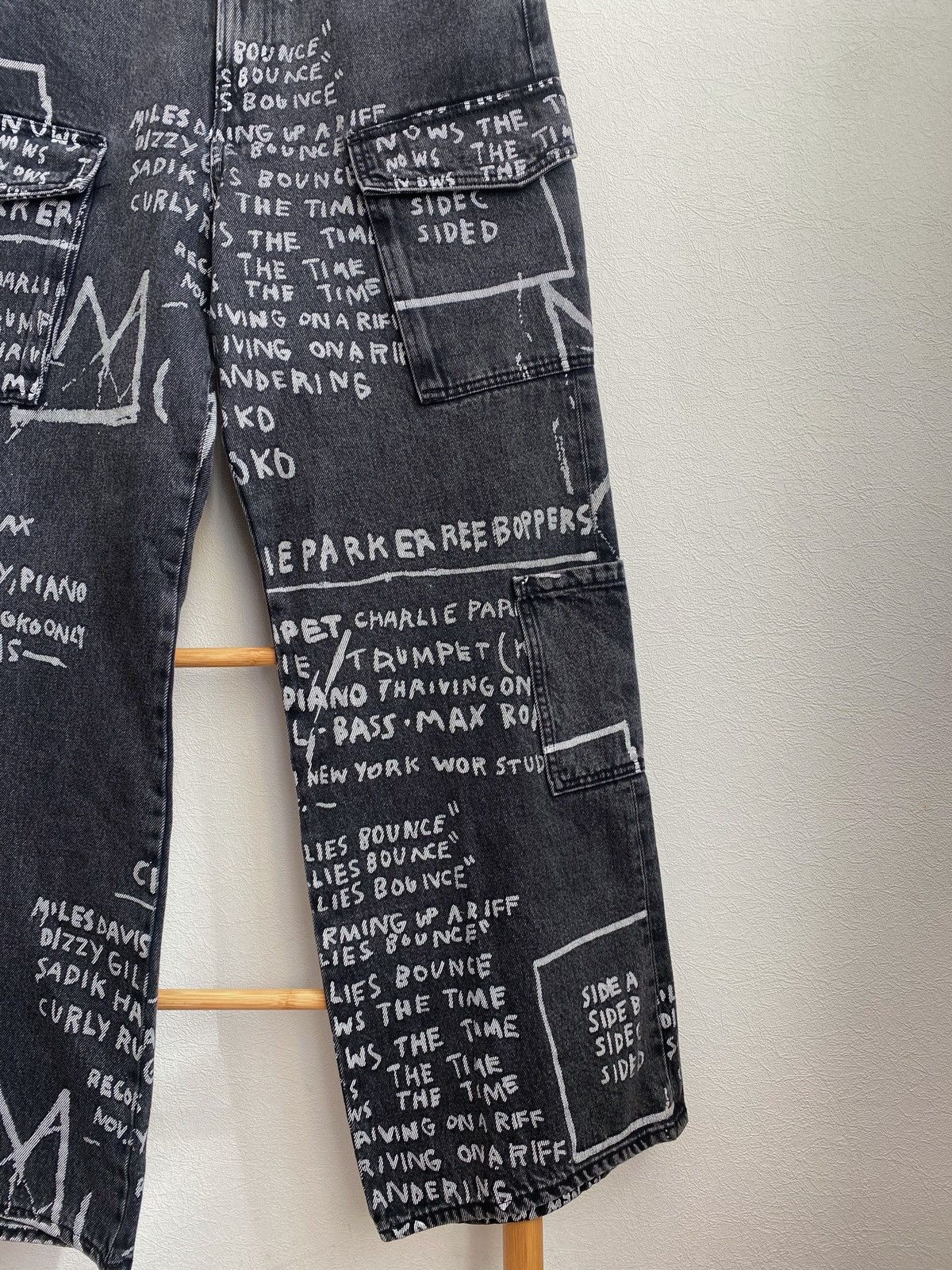 H&M × Jean-Michel Basquiat × Who Decides War Who Decides War Baggy denim jeans H&M x Basquiat x Ev&Tela Size US 32 / EU 48 - 12 Thumbnail