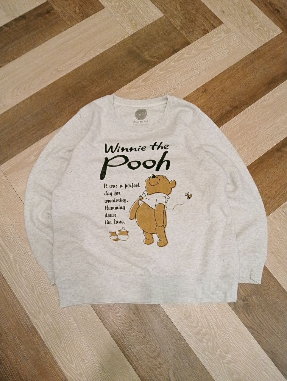 Disney WINNIE THE POOH CREWNECK - SIZE L Size US L / EU 52-54 / 3 - 1 Thumbnail