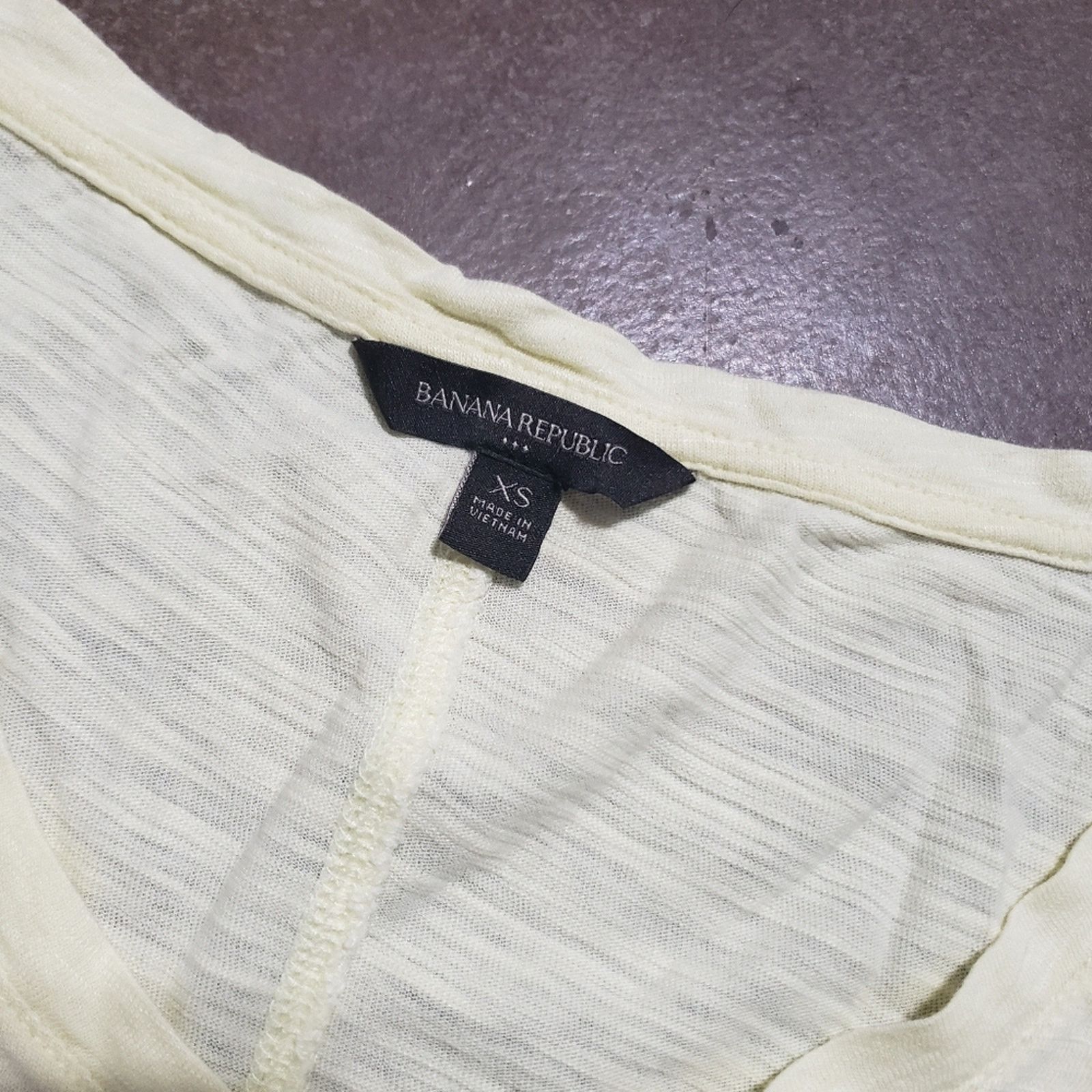 Banana Republic Light Yellow | BANANA REPUBLIC | Vneck Short Sleeve Size XS / US 0-2 / IT 36-38 - 3 Thumbnail