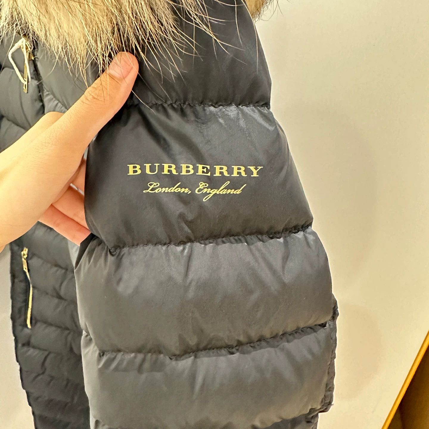 Burberry Burberry women's mid-length down jacket May308 X Size M / US 6-8 / IT 42-44 - 3 Thumbnail