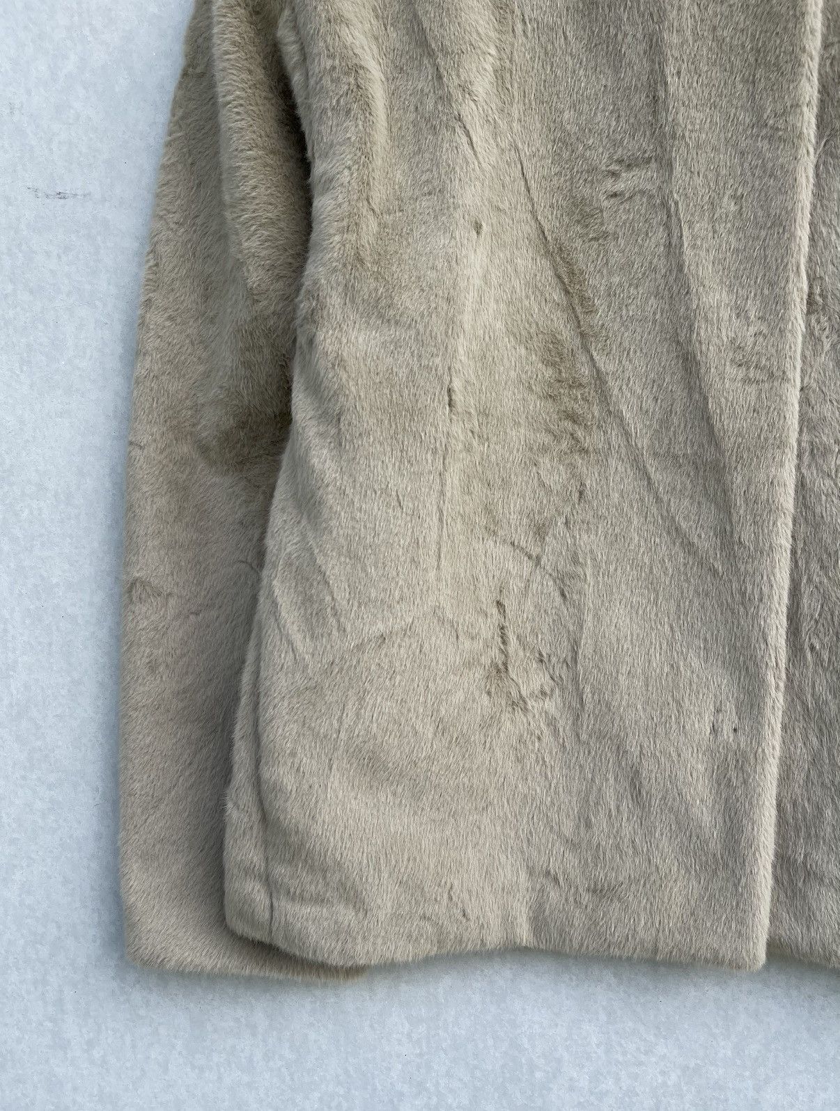 Japanese Brand × Uniqlo UNIQLO WOMEN'S SMOOTH YARN FAUX RABBIT FUR COLLARLESS JACKET Size L / US 10 / IT 46 - 7 Thumbnail